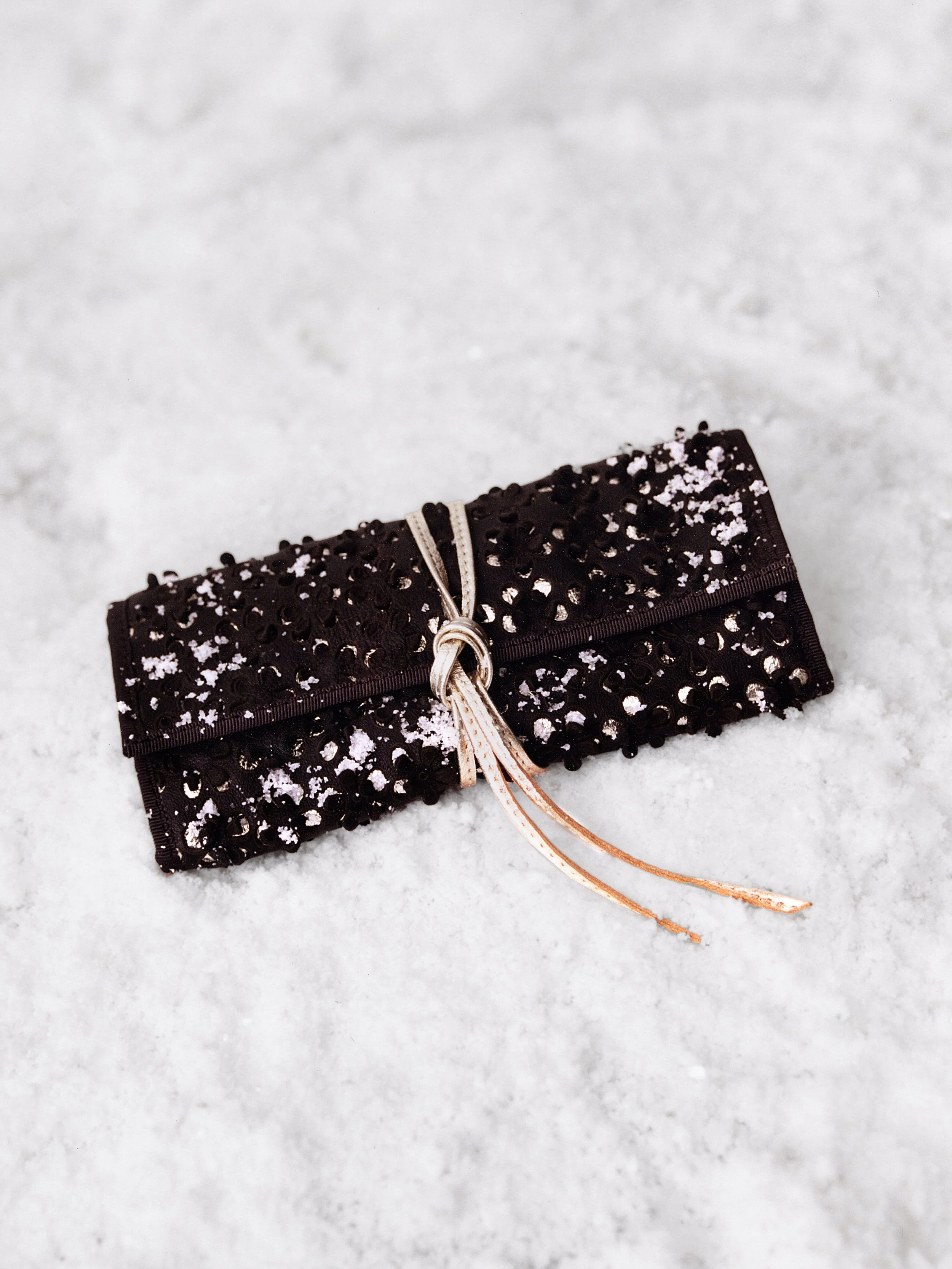 Cleo-Holiday-Cachet 1.jpg