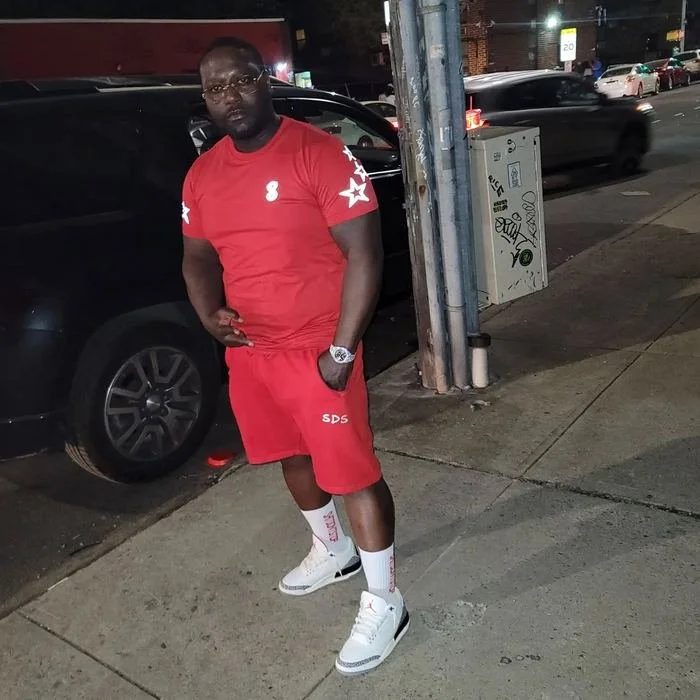 01-red-star-tee-sds-shorts-late-night.jpeg