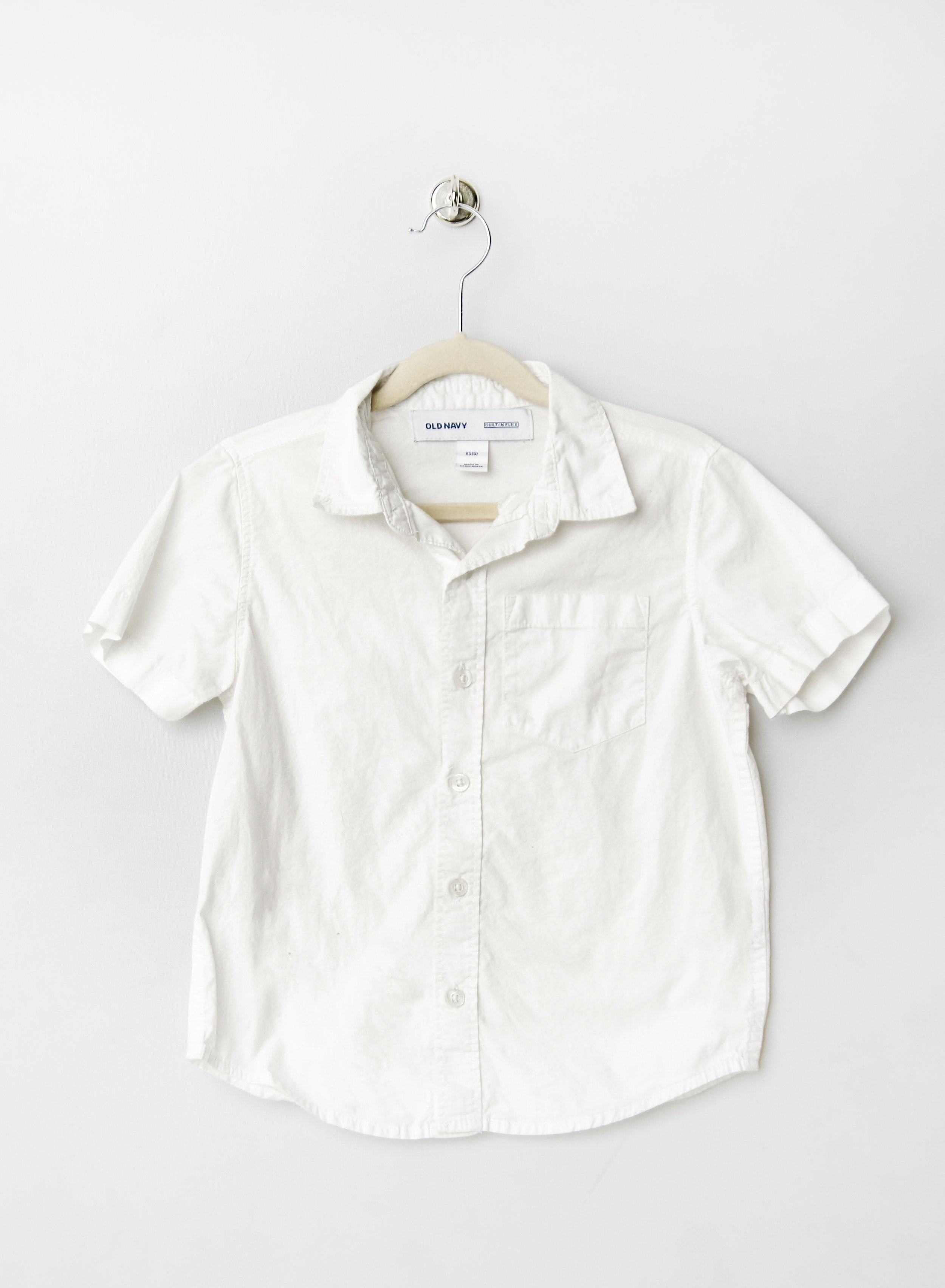 14_Boys White Button Up_01.jpg