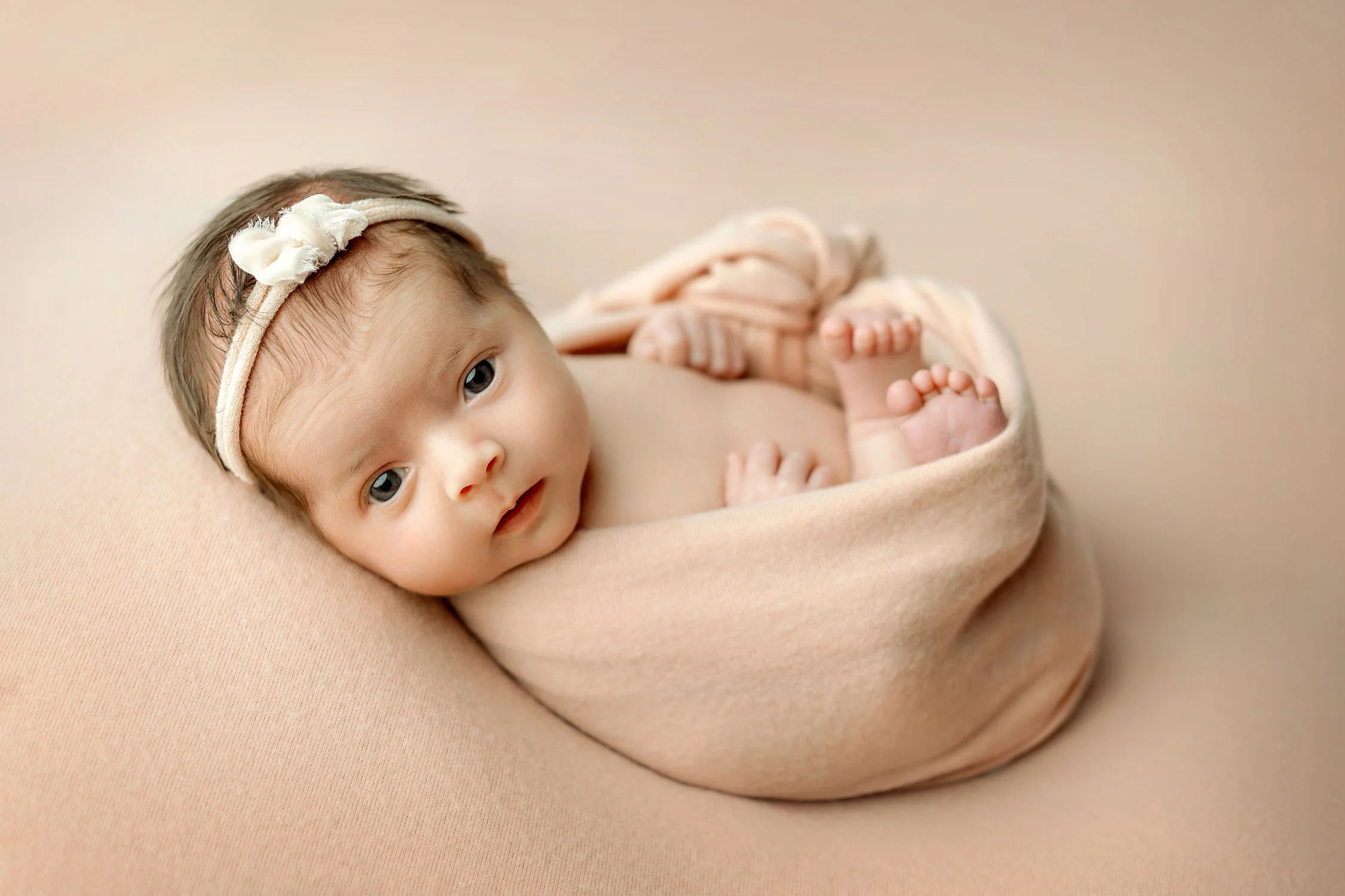 luxury-newborn-photographer-st-louis-1.jpeg