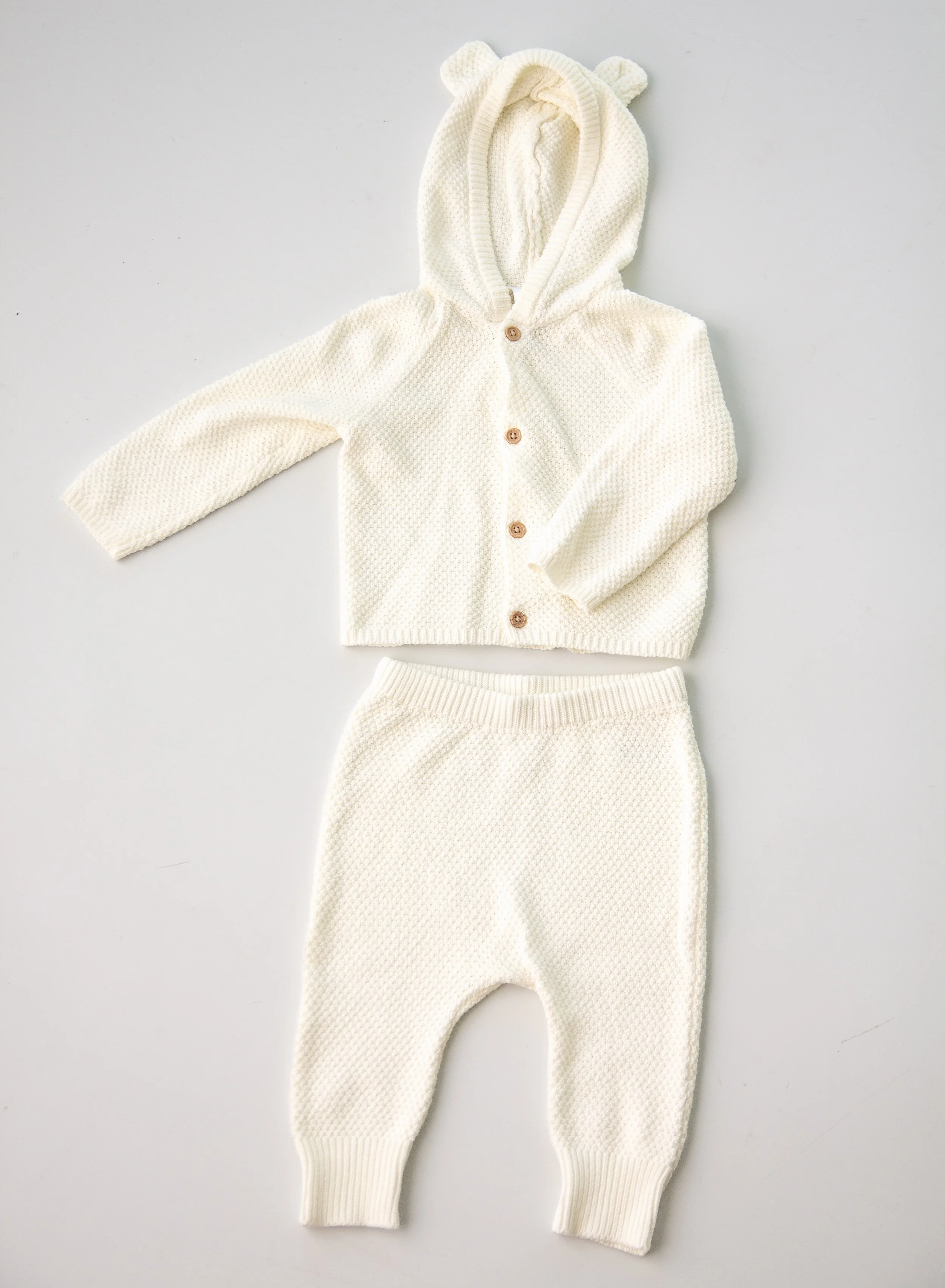 23_Bear Cream Knit Costume_01.jpg