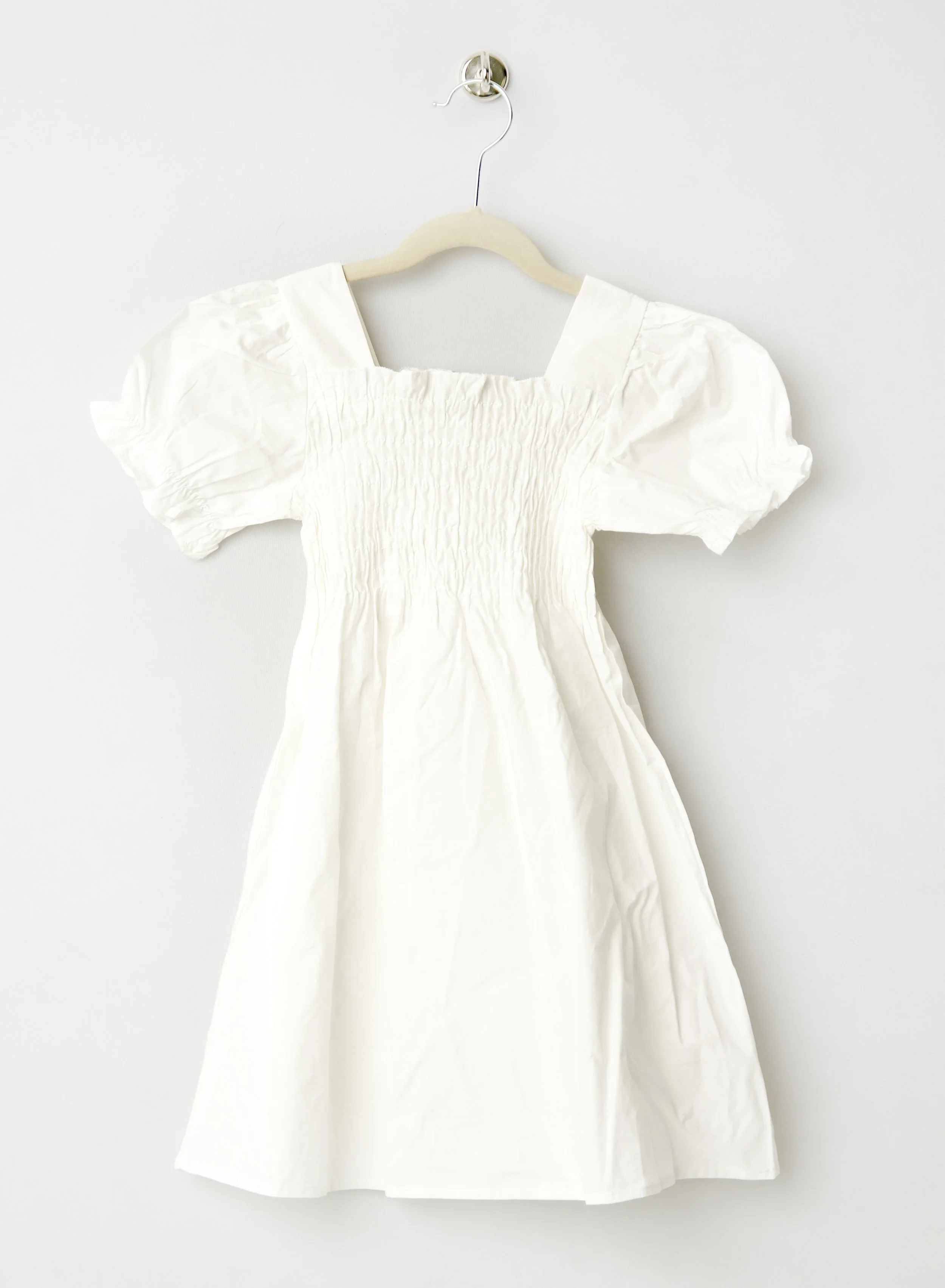 15_Girl White Dress_01.jpg