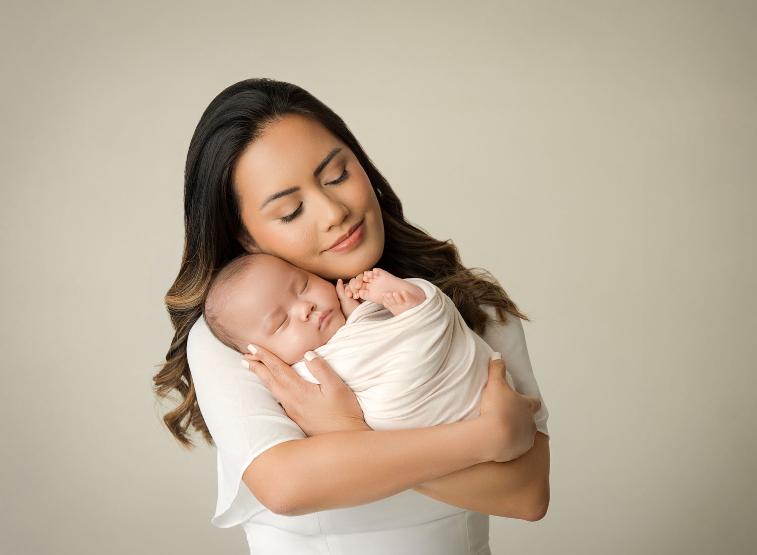 newborn-baby-with-mom-st-louis-11.jpg