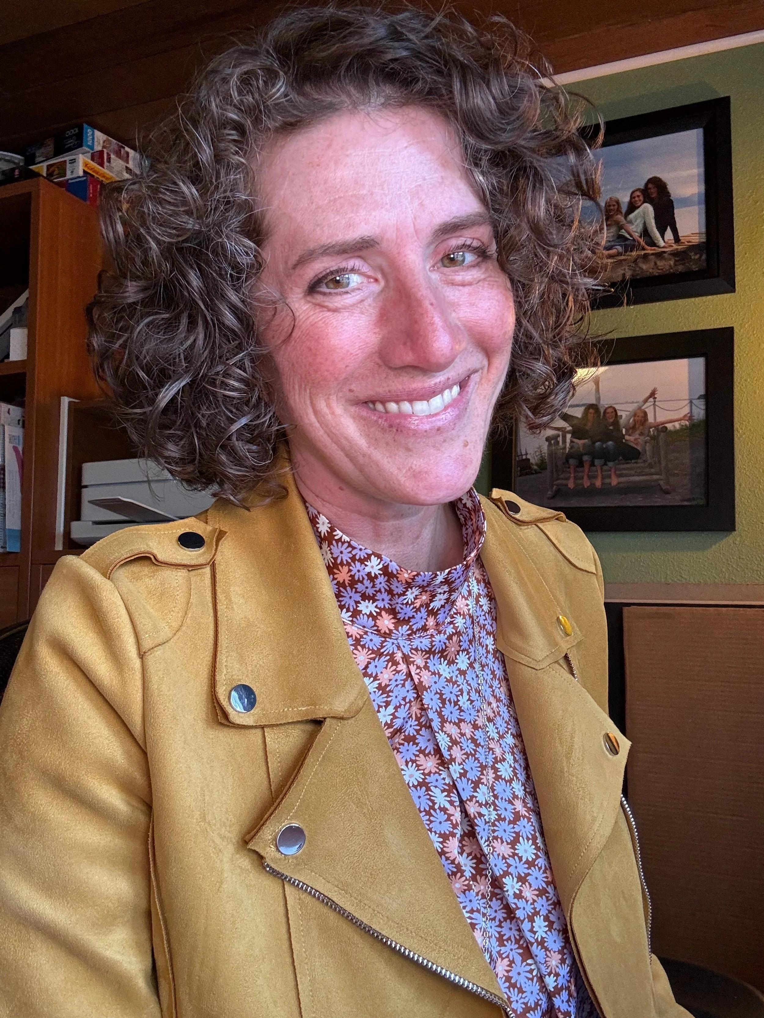 Gia, founder of You Look Good Co and certified hypnotherapist and NLP practitioner