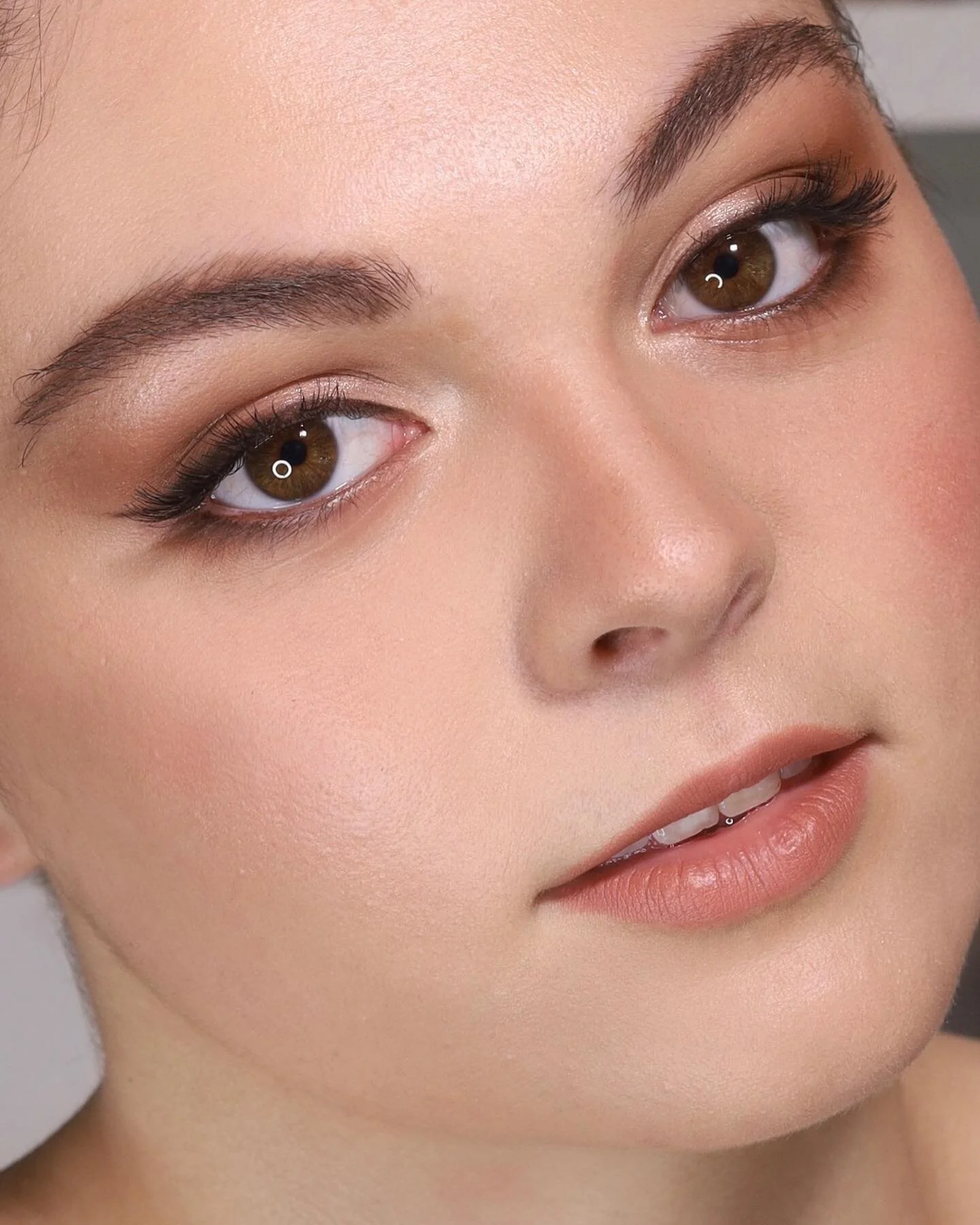 Warm tones on @keely.sanderss ✨ Product breakdown: 
Eyes: 
@dior backstage contour palette 
@sephoraaus caffeine please palette 
@maccosmeticsaustralia dip down liner 

Cheeks: 
@chanelofficial blush in &ldquo;reflex&rdquo; 

Lips: 
@morphebrushes ba