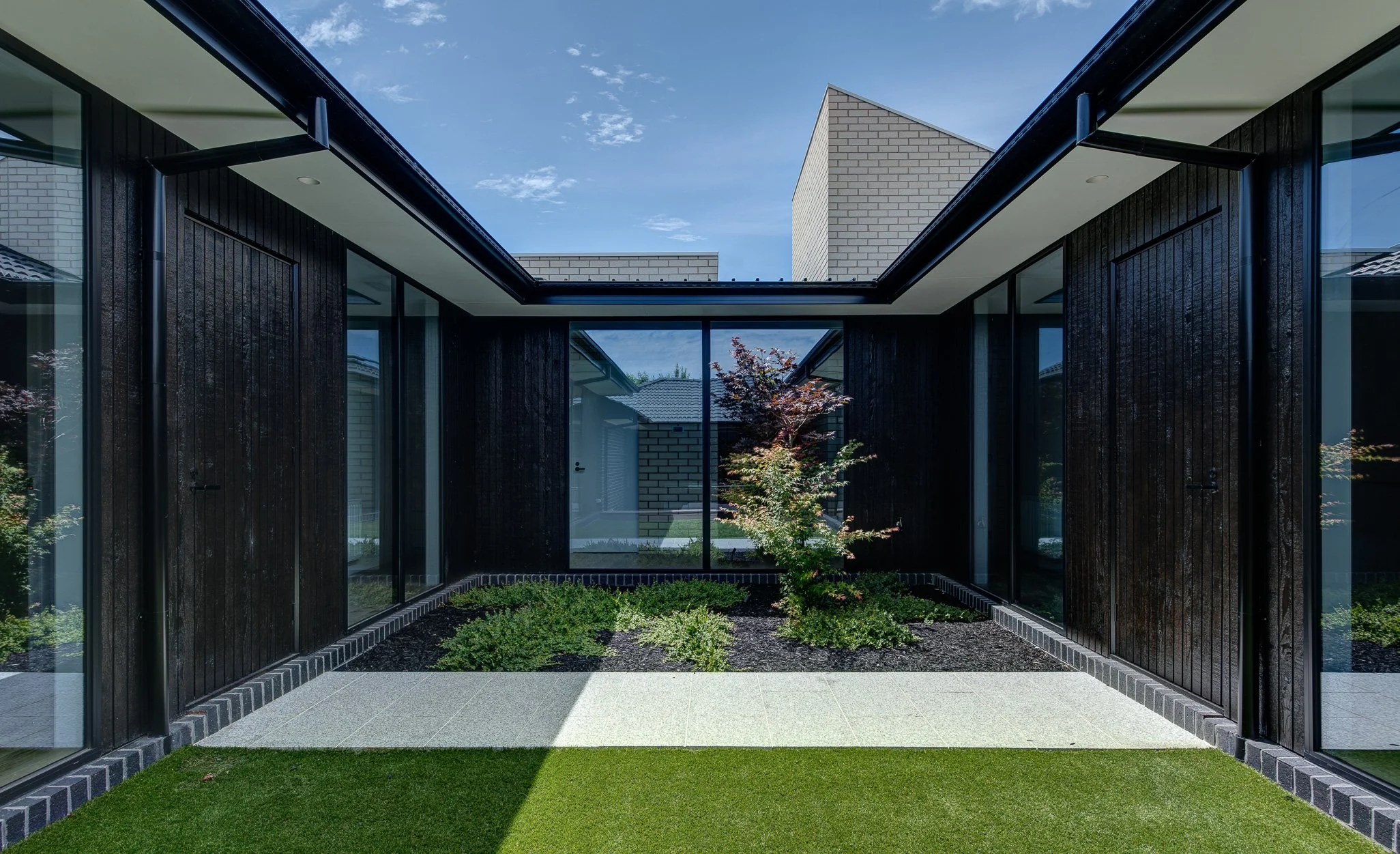 Australian courtyard house, Lai Cheong Brown, Borrowed Sky