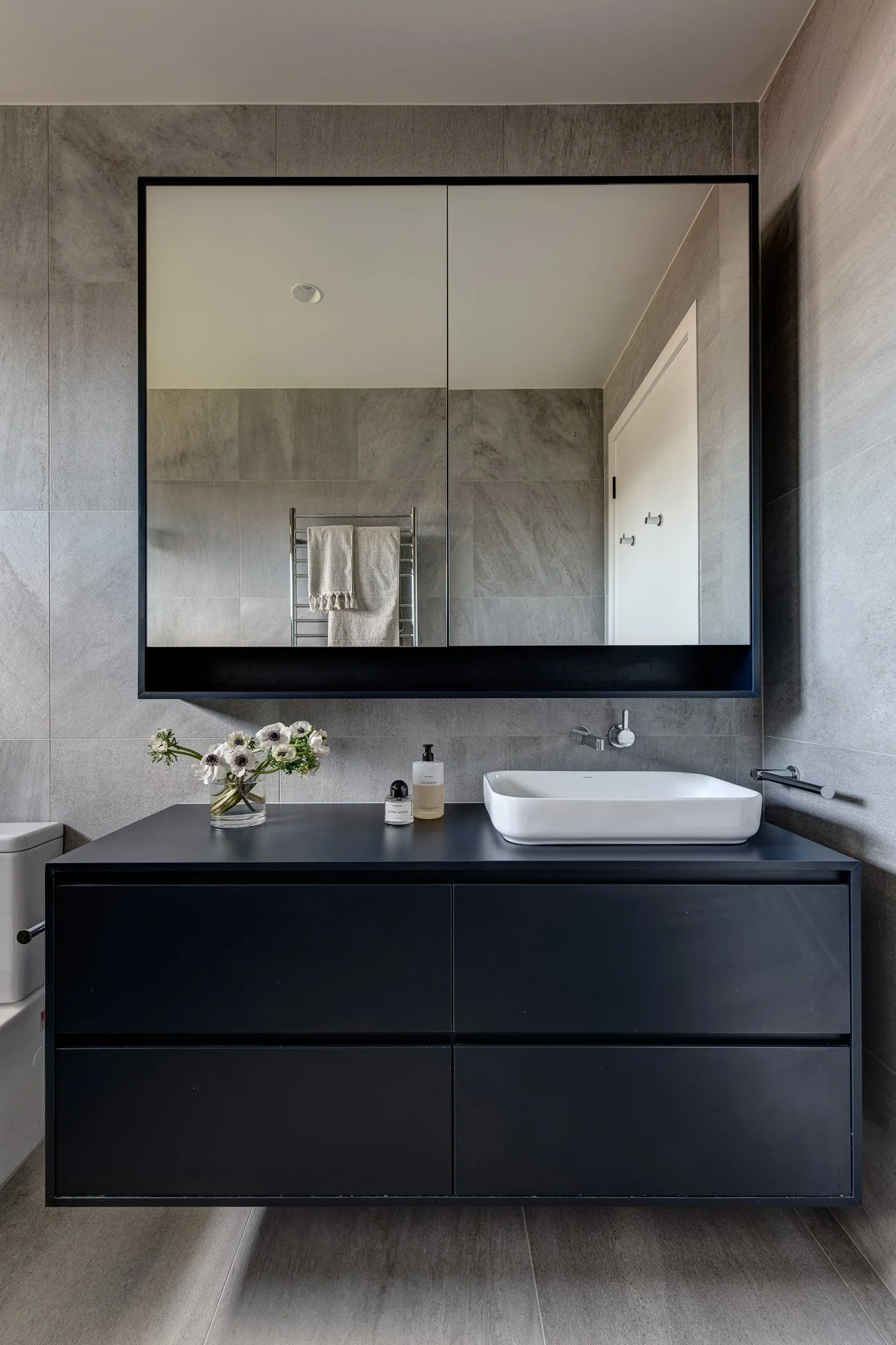 Australian courtyard house, Lai Cheong Brown, Borrowed Sky, bathroom