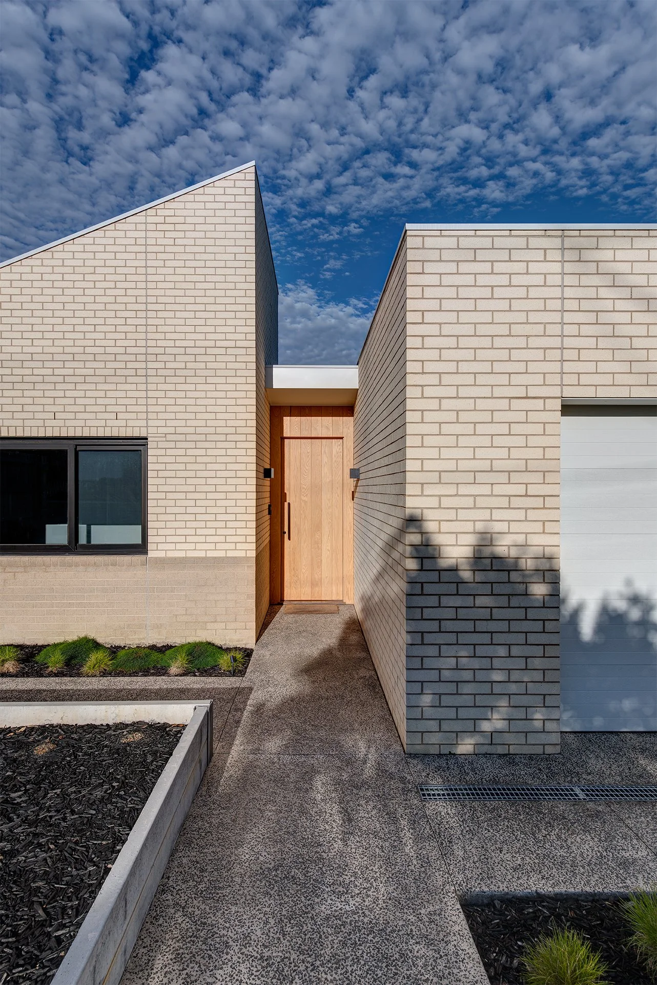 Australian courtyard house, Lai Cheong Brown, Borrowed Sky, architecture, facade