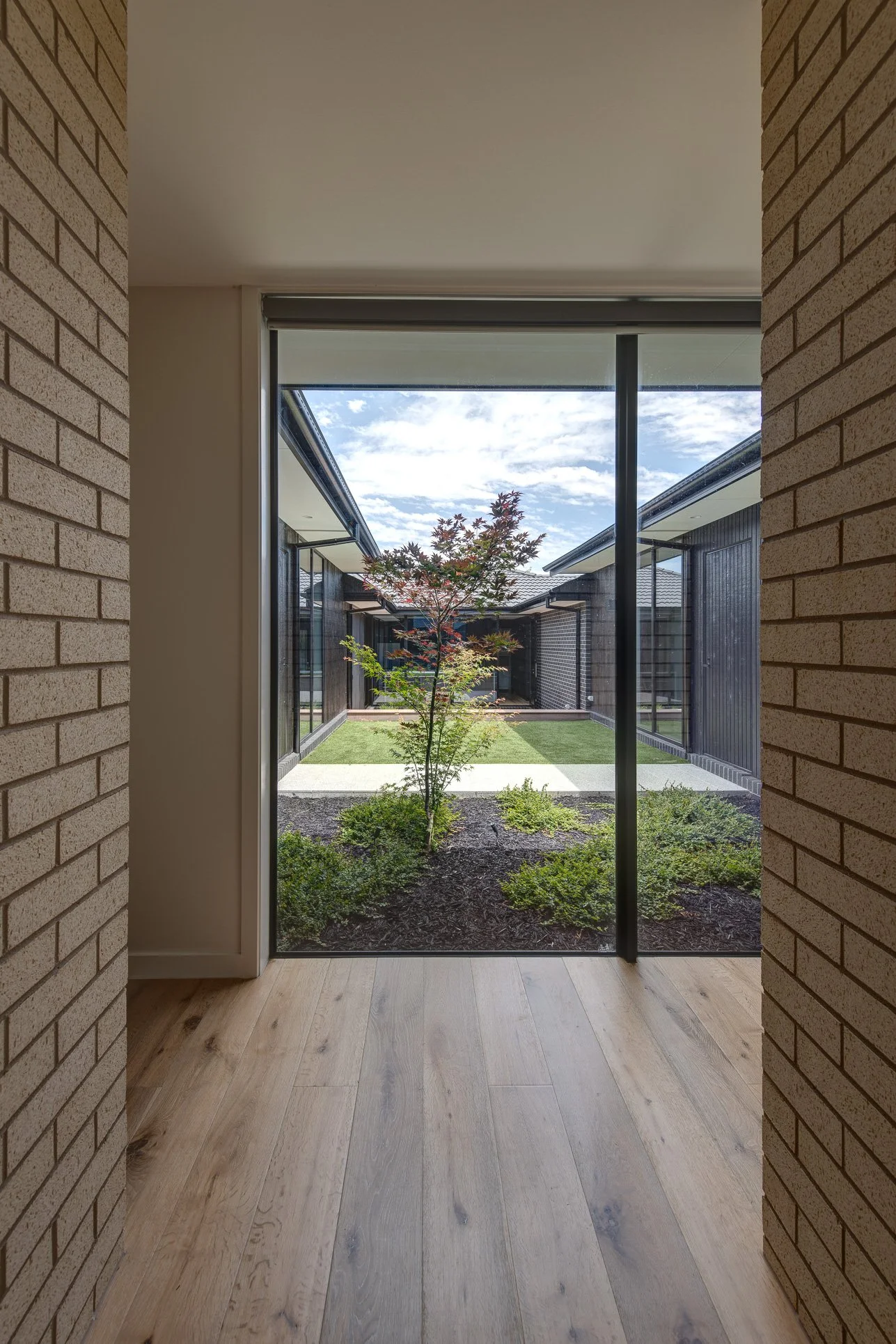 Australian courtyard house, Lai Cheong Brown, Borrowed Sky