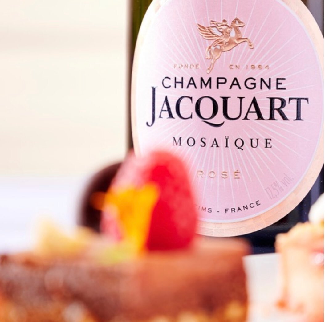 Champagne Jacquart &amp; Torta Frangipane. Exquisite! Squiseato now serving Champagne Jacquart for $16 a glass. Why? Because everyone deserves Champagne!  #champagne #davidjones #squiseato #goldcoastfood