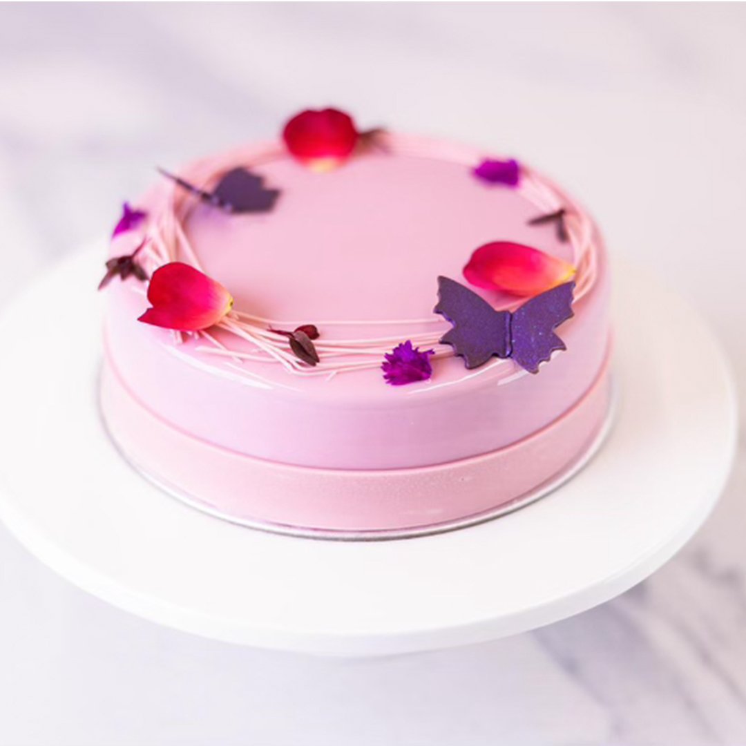 Just as sweet as she is! Spoil mum this Mother's Day with our signature cake, the Torta Rosa. Available to order now at the Celebrations Bar, 
David Jones Elizabeth Street,  in large or small individual-sized treats. 

#mothersday #cakes #cake #desse