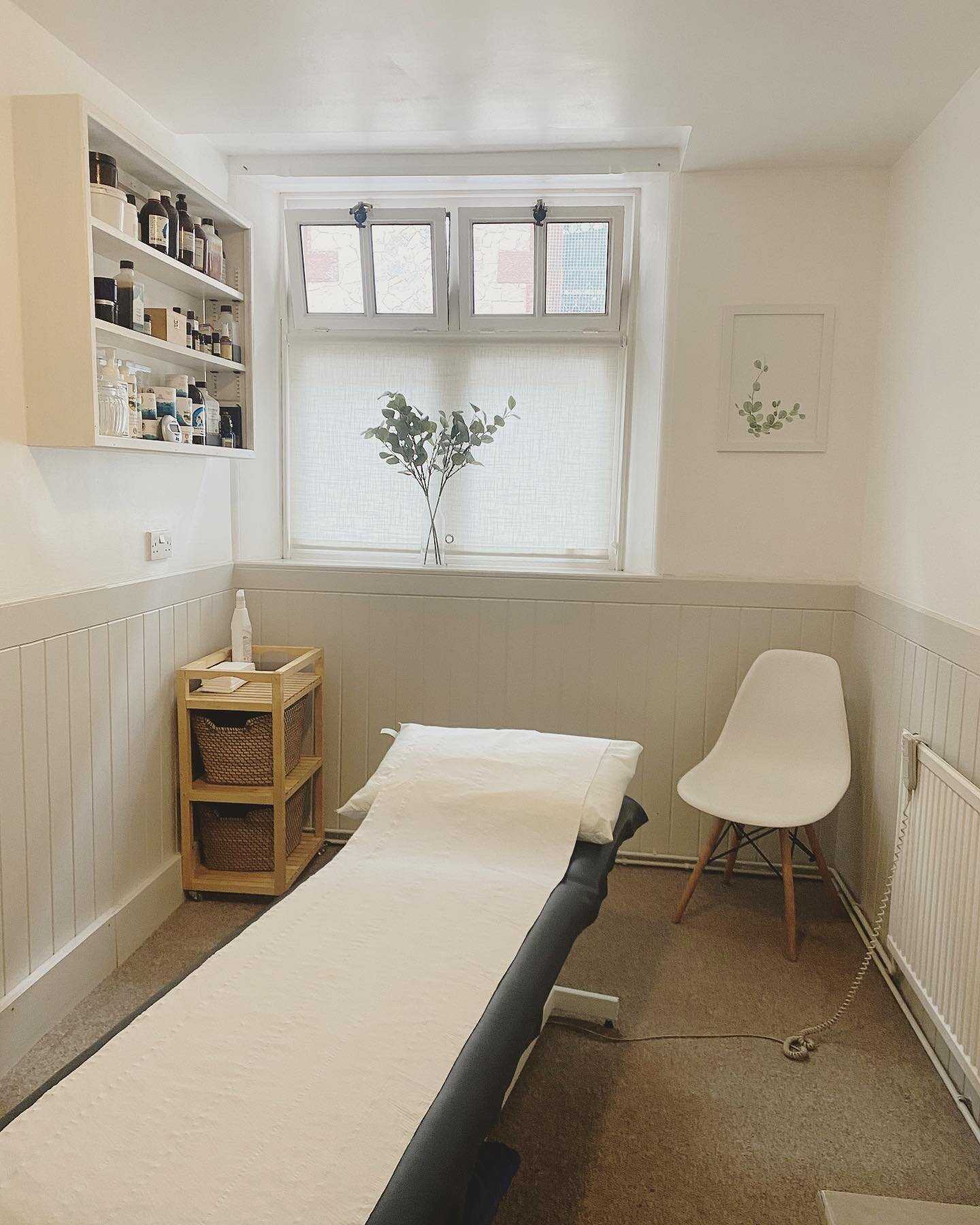 One of the lovely treatment rooms at @estuaryclinic ✨

Find me here on Mondays and Tuesdays✨
