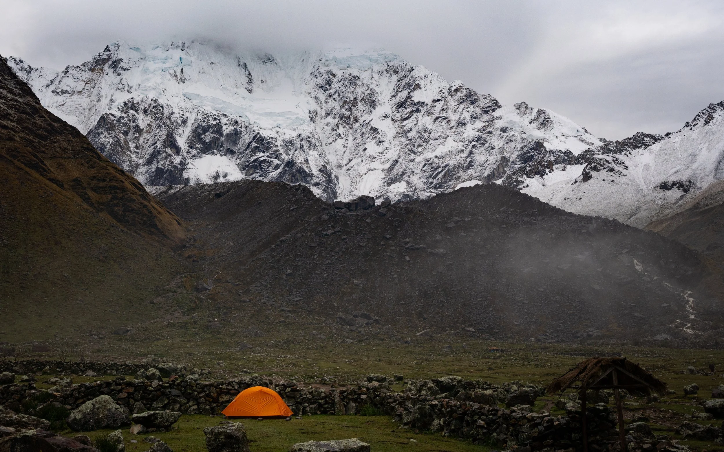Salkantay in clouds.jpg
