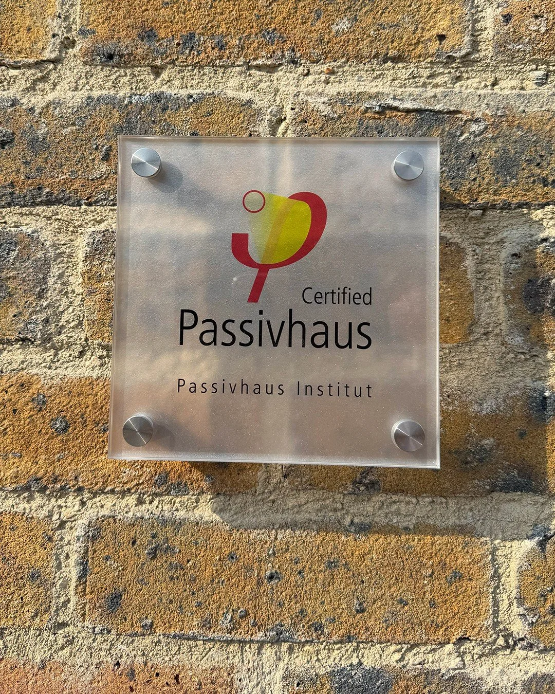 The Passivhaus plaque is up at Elizabeth Twining Almshouses! This means that the project has undergone rigorous Passivhaus testing, and has been certified to meet Passivhaus standards. For more information see: https://passivehouse.com/03_certificati