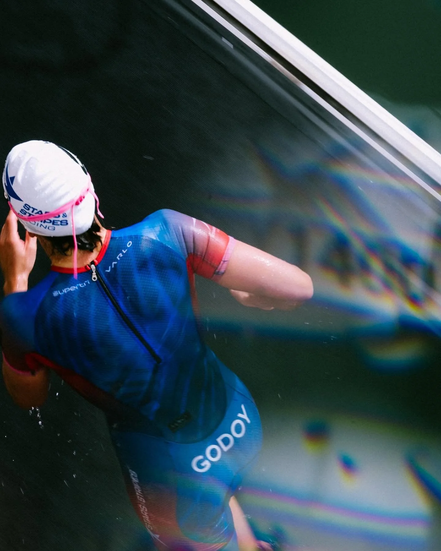 Some more @supertri_ for you. Swiping is recommended with sound on if you wanna understand the vibes of my brain whilst shooting 😂

#supertri #triathlon #jersey #fujifilm #fujigfx100rf #fujifilm #fujigfx #fujixh2s