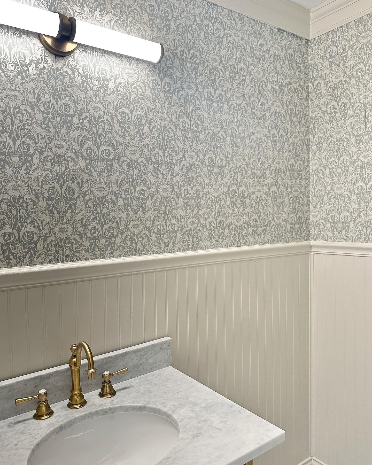 She&rsquo;s not done yet (unforeseen delay because of a broken toilet tank 🫠), but we&rsquo;re making progress on our powder room refresh! Anyone else having a hard time looking at the before? 🫣 #sandbergwallpaper @sandbergwallpaper