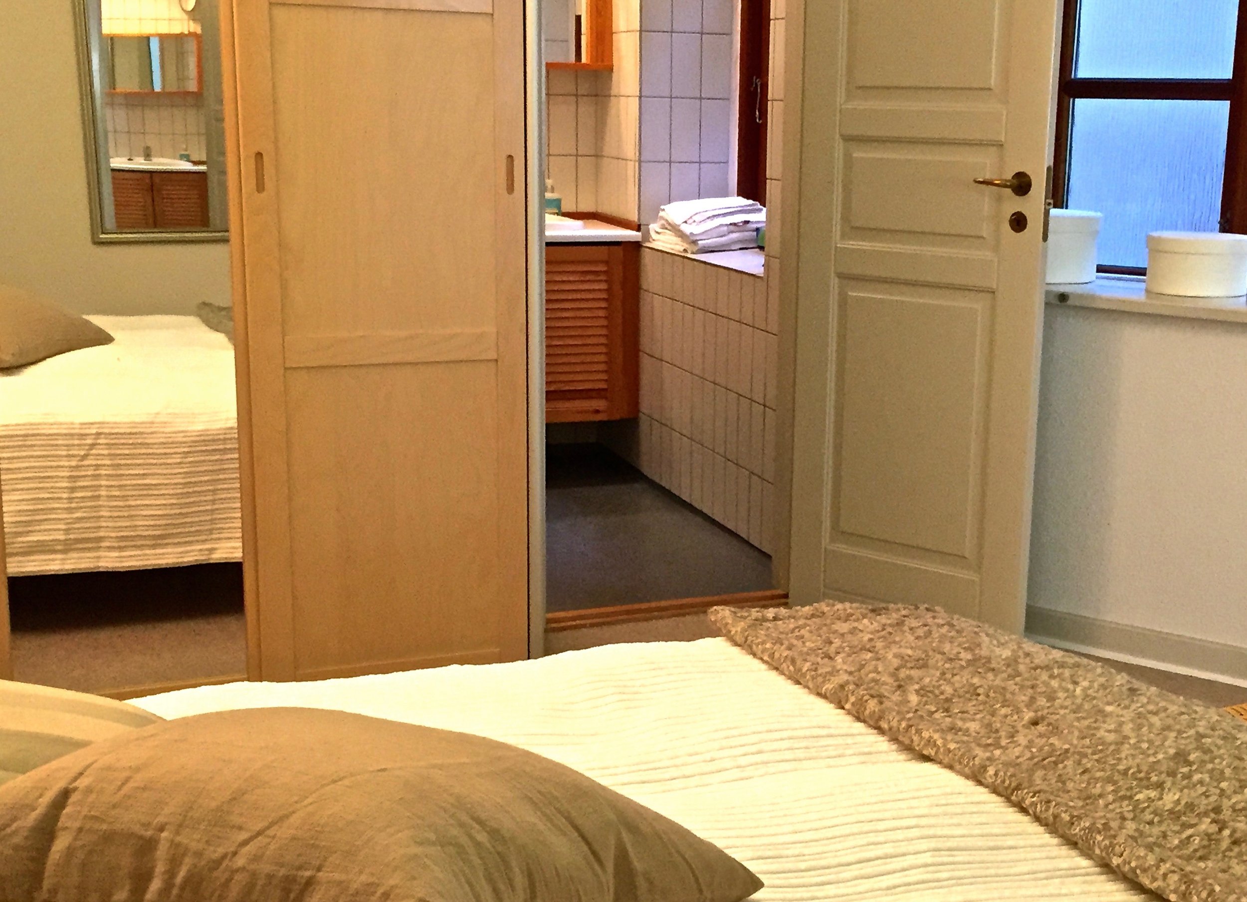 Bedroom room with en-suite bathroom