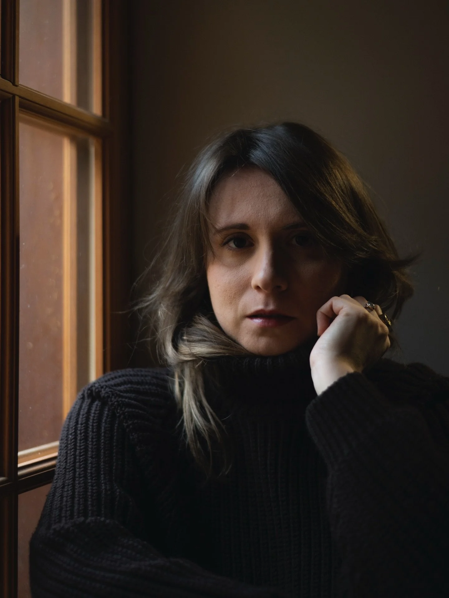 Des autoportraits il n&rsquo;y en a pas souvent par ici. 
Je pr&eacute;f&egrave;re &ecirc;tre de l&rsquo;autre c&ocirc;t&eacute; de l&rsquo;appareil. Mais quoi de mieux que la nouvelle ann&eacute;e pour d&eacute;jouer la r&egrave;gle ?

Que cette ann