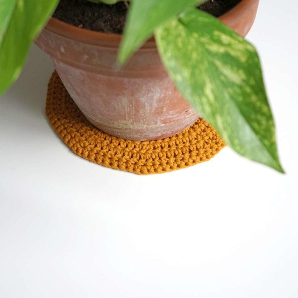 bloodimaryart blog boho Crochet Plant Pot Holder side