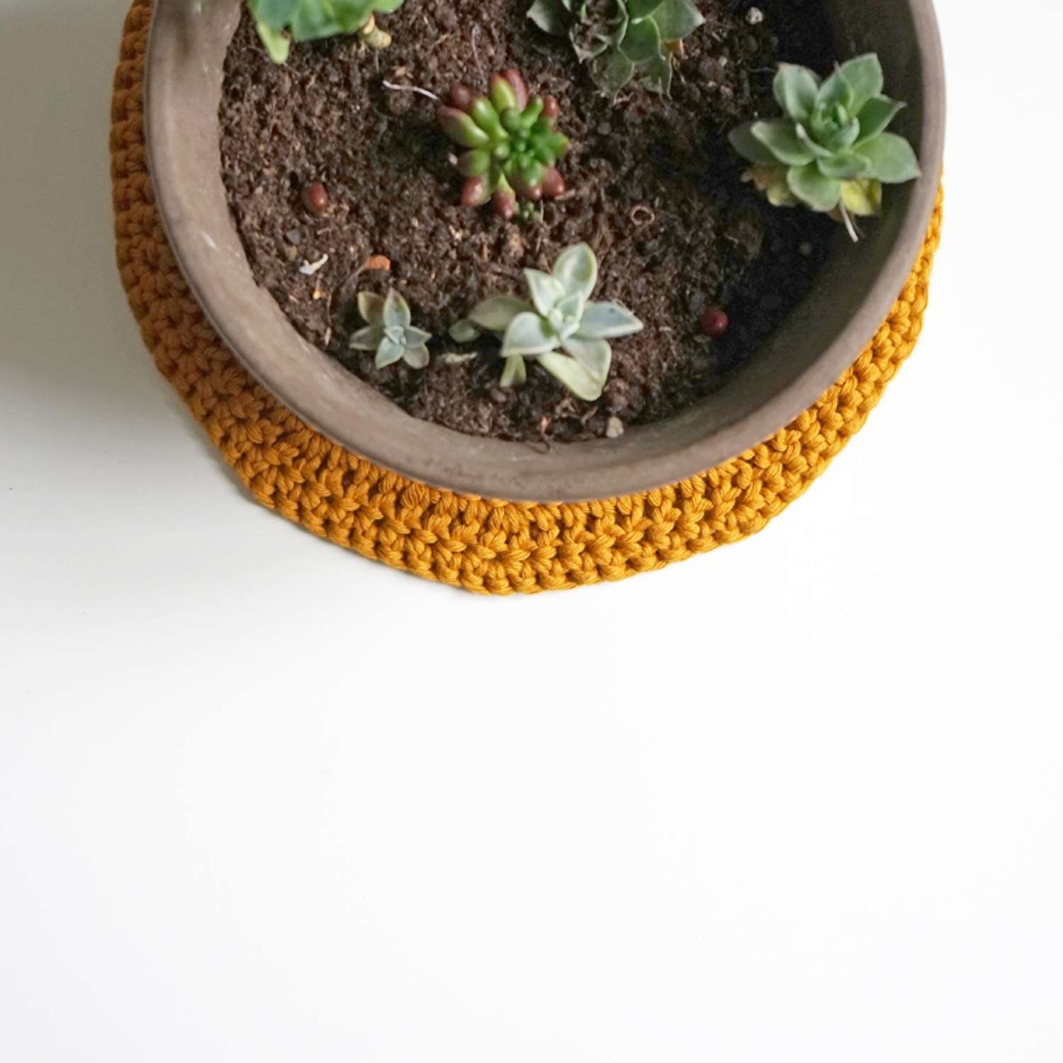 bloodimaryart blog boho Crochet Plant Pot Holder top