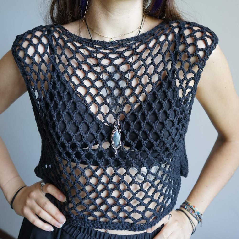 Reversible Knot Mesh Top Crochet Pattern — Bloodimaryart