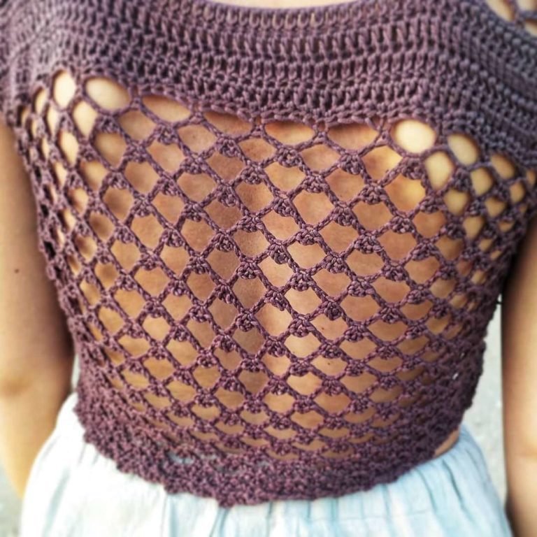 bloodimaryart-crochet-patterns-preeda-crop-top-back-details-768x768.jpeg