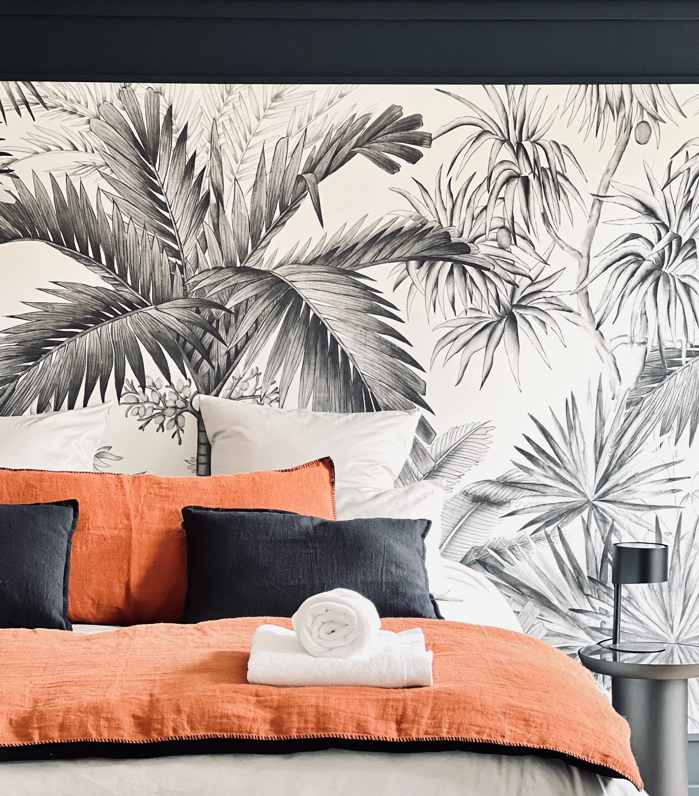 Oranga_Sologne_Chateau_Chambre_Ananbo Jarawa_Vue 4.jpg