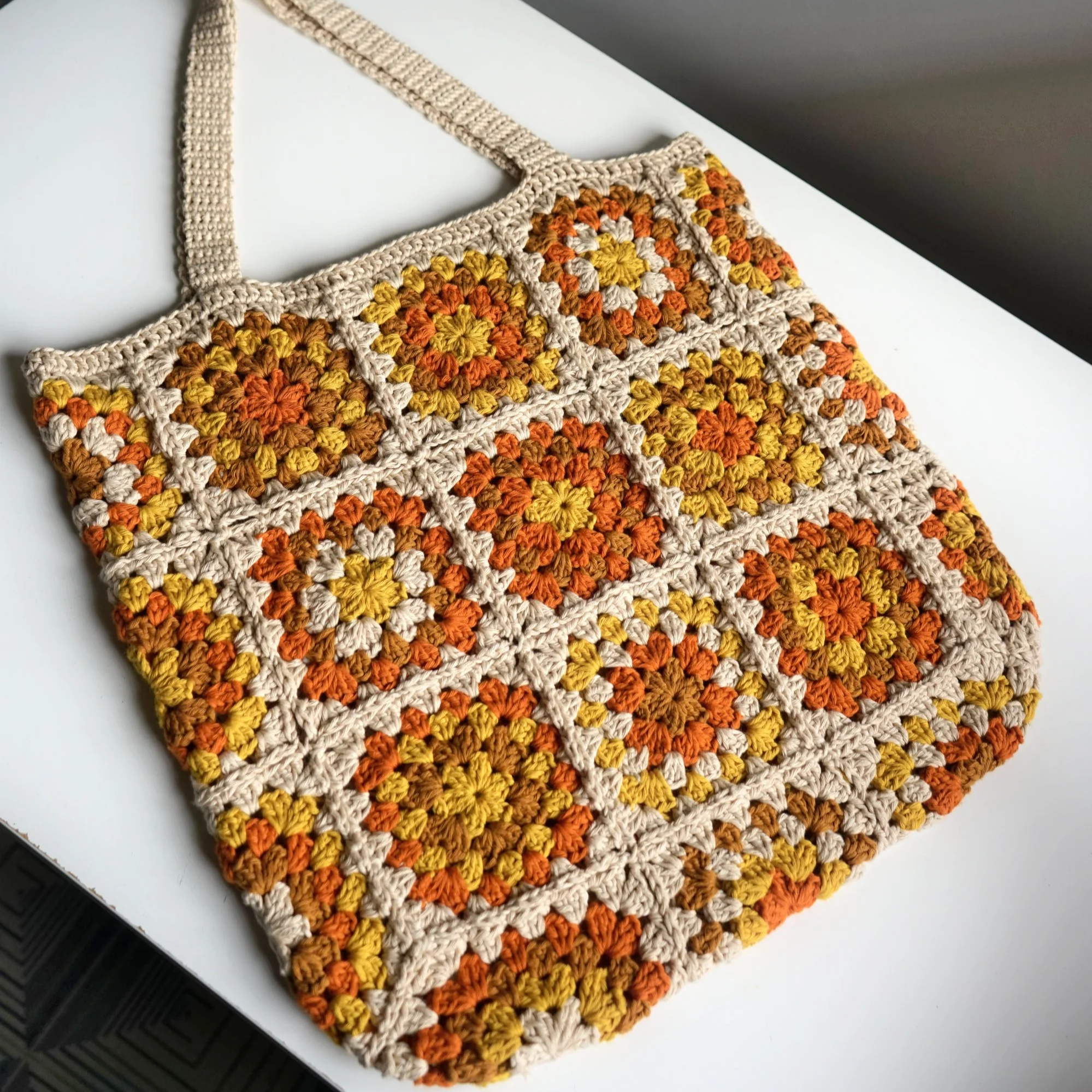granny+square+tote+bag.png