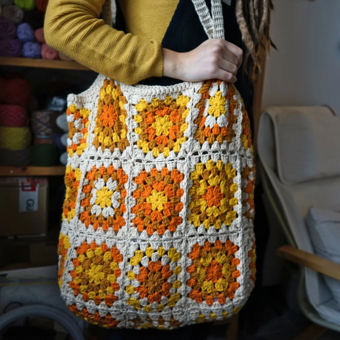 granny+square+tote+bag+unusual+way.png