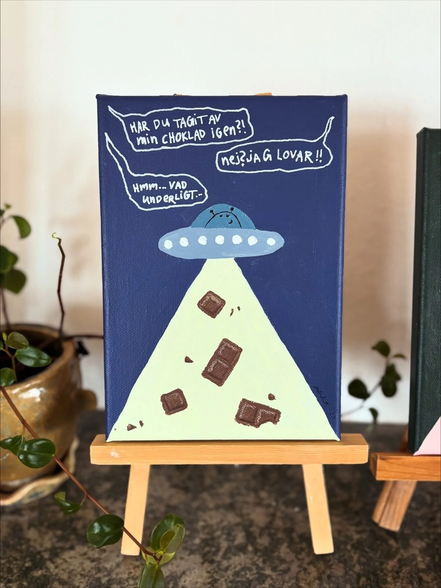 Har du tagit av min choklad? 
Akryl, blandteknik p&aring; canvas
15x21 cm
 
Medverkar just nu i min utst&auml;llning p&aring; Ekholmens bibliotek fram till ons 26/11🤎 Alla verk &auml;r till salu!