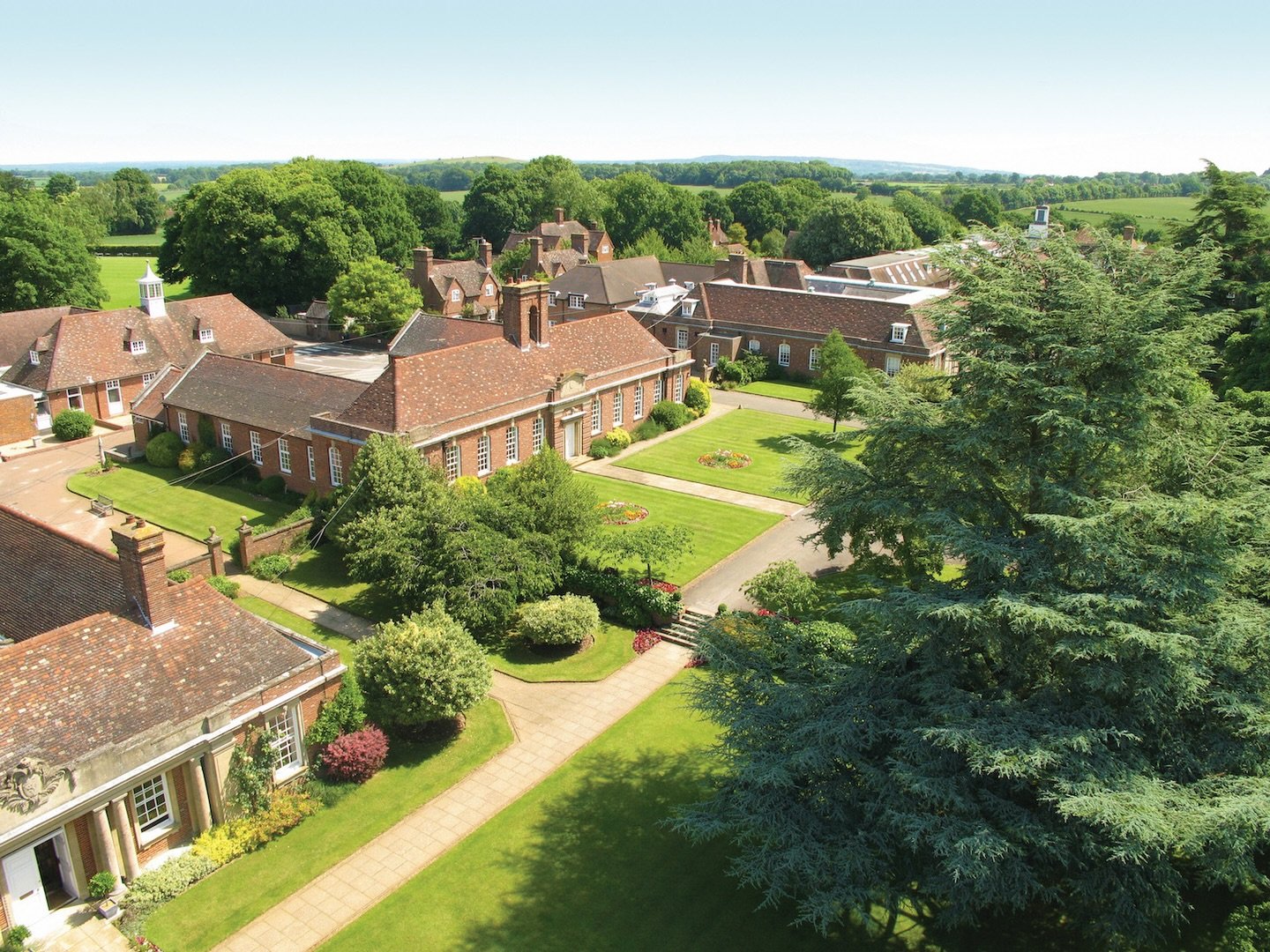 Lord Wandsworth College is set in the Hampshire countryside and is home to our summer programme for students aged 8 to 17. There is plenty to do on campus, from English lessons and activities to the Football Academy for students aged 11 to 17. The 20