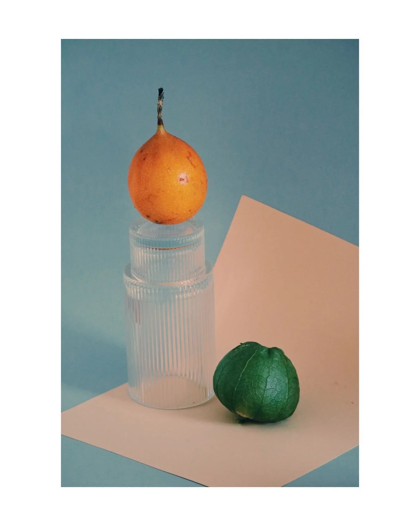 III/III of the #stilllife series 

#stilllifephotography #stilllife #70sstyle #retro #brandphotography #branddesign #productphotography #productstilllife #colors #colourful #design #photographylovers #posterdesign #posterart #posterdesigns #minimalis