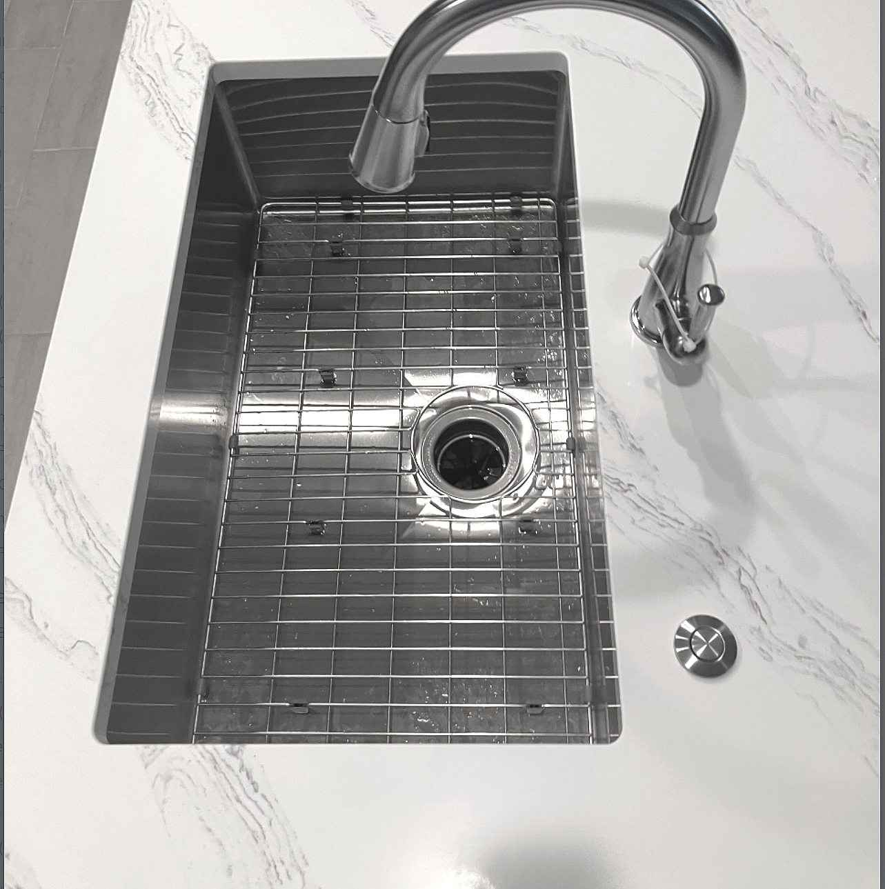 Calacatta Natura surface and installation reference
