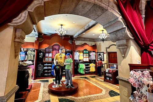 The Best Places to Shop for Clothes at Disney World — 1923 Main Street ...