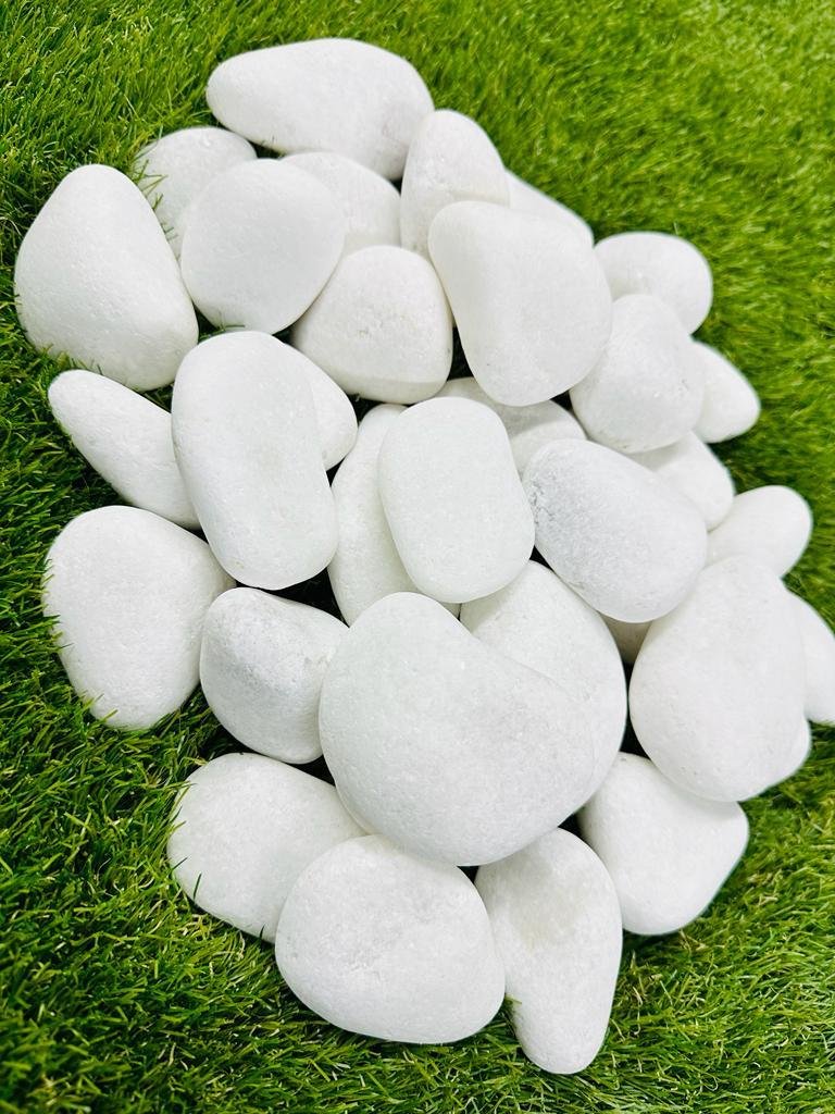 Diamond White Pebbles 1-2%22 2.jpeg