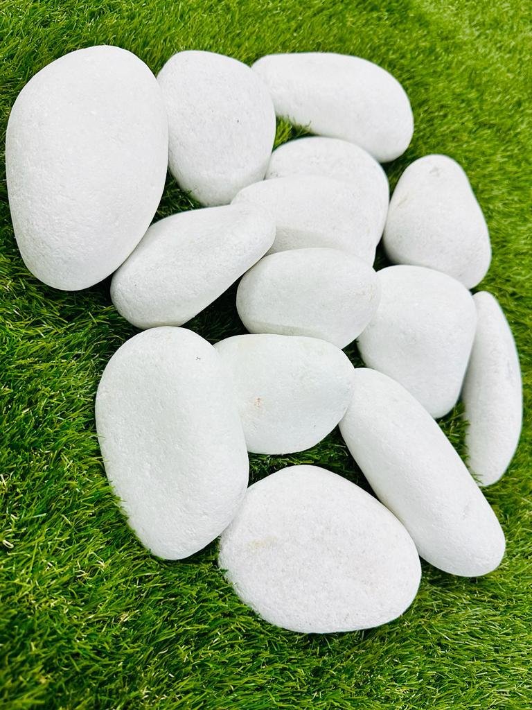 Diamond White Pebbles 3-5%22 2.jpeg
