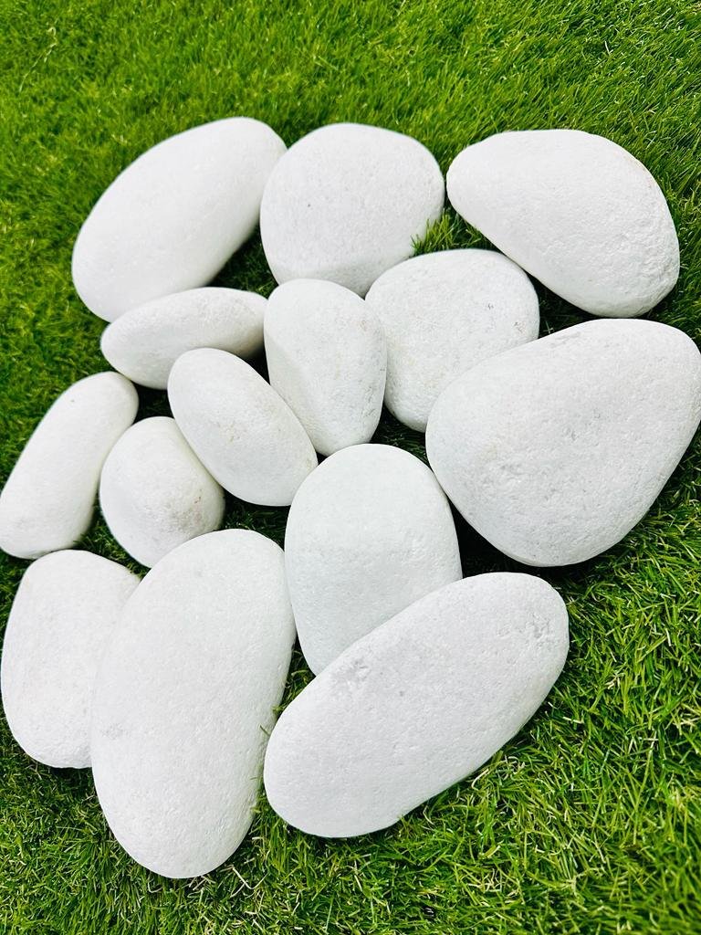 Diamond White Pebbles 3-5%22 3.jpeg