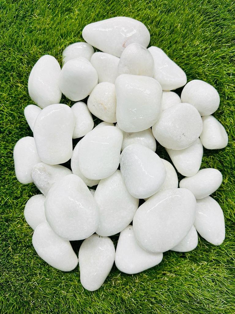 Diamond White Pebbles 1-2%22 4.jpeg