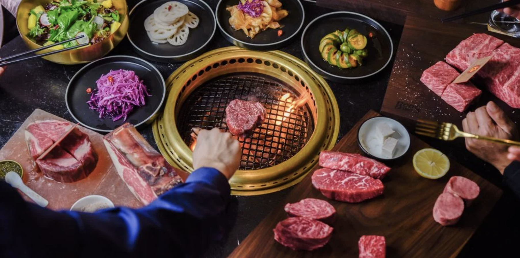 CHICAGO'S ESSENTIAL STEAKHOUSES