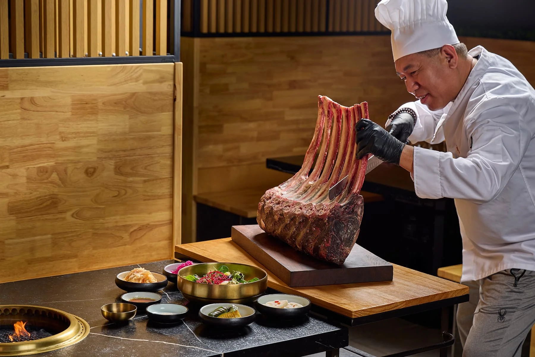 HOLU+DryAgedSteakCarving2+NeilBurger+202310-min.jpg