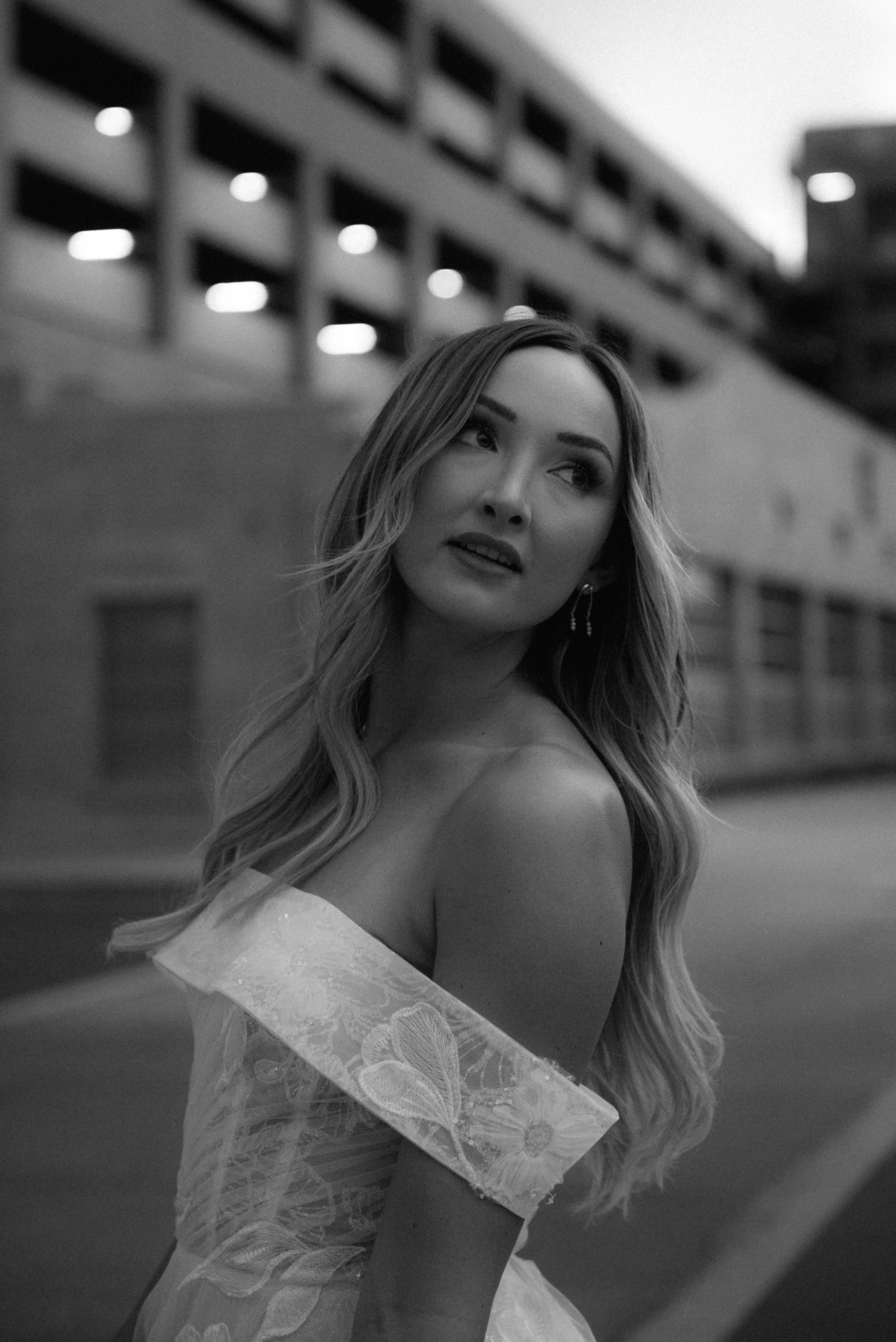 RUNNING INTO MARRIED LIFE: JOY FILLED WEDDING MOMENTS AT THE ICEHOUSE IN PHOENIX