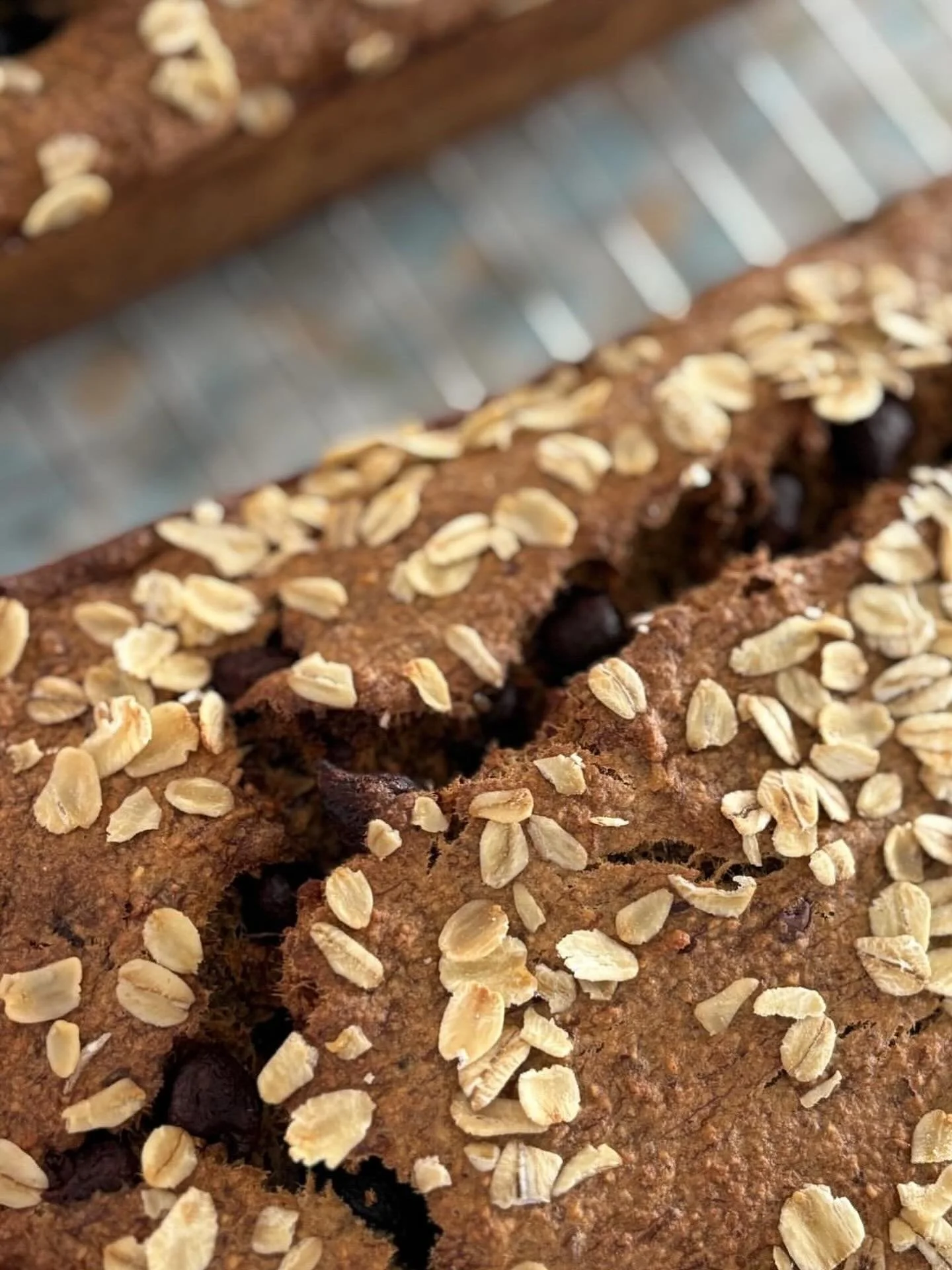 🍌🍌 🍞 Autumn Banana Bread 🍎
Warm your day with a slice of pure goodness — our gluten-free, dairy-free, and refined-sugar-free Banana Bread with Apple Chunks is baked with love, and a touch of seasonal spice. 🍂
Moist, naturally sweet, and bu