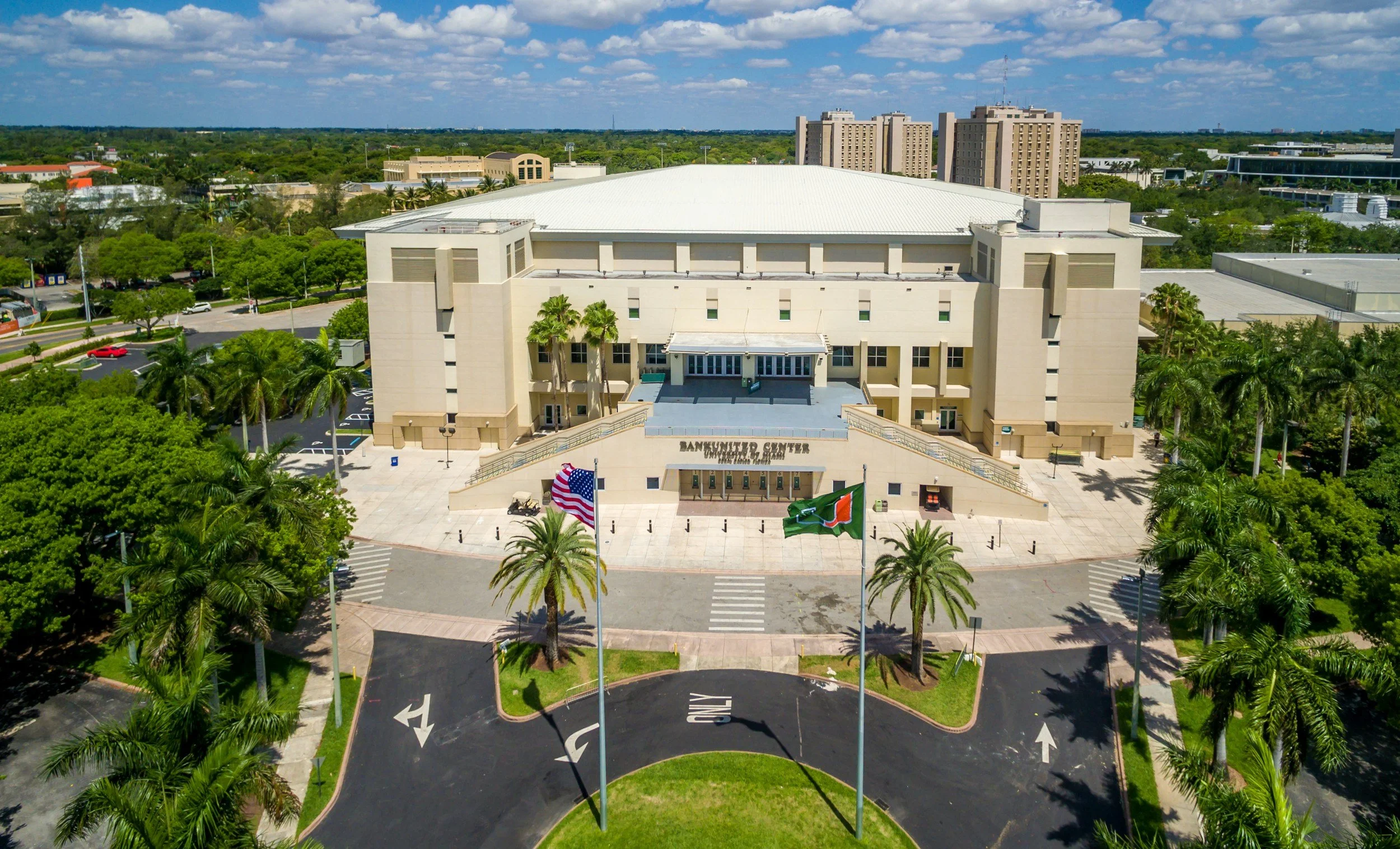 Marta gives a seminar at the University of Miami