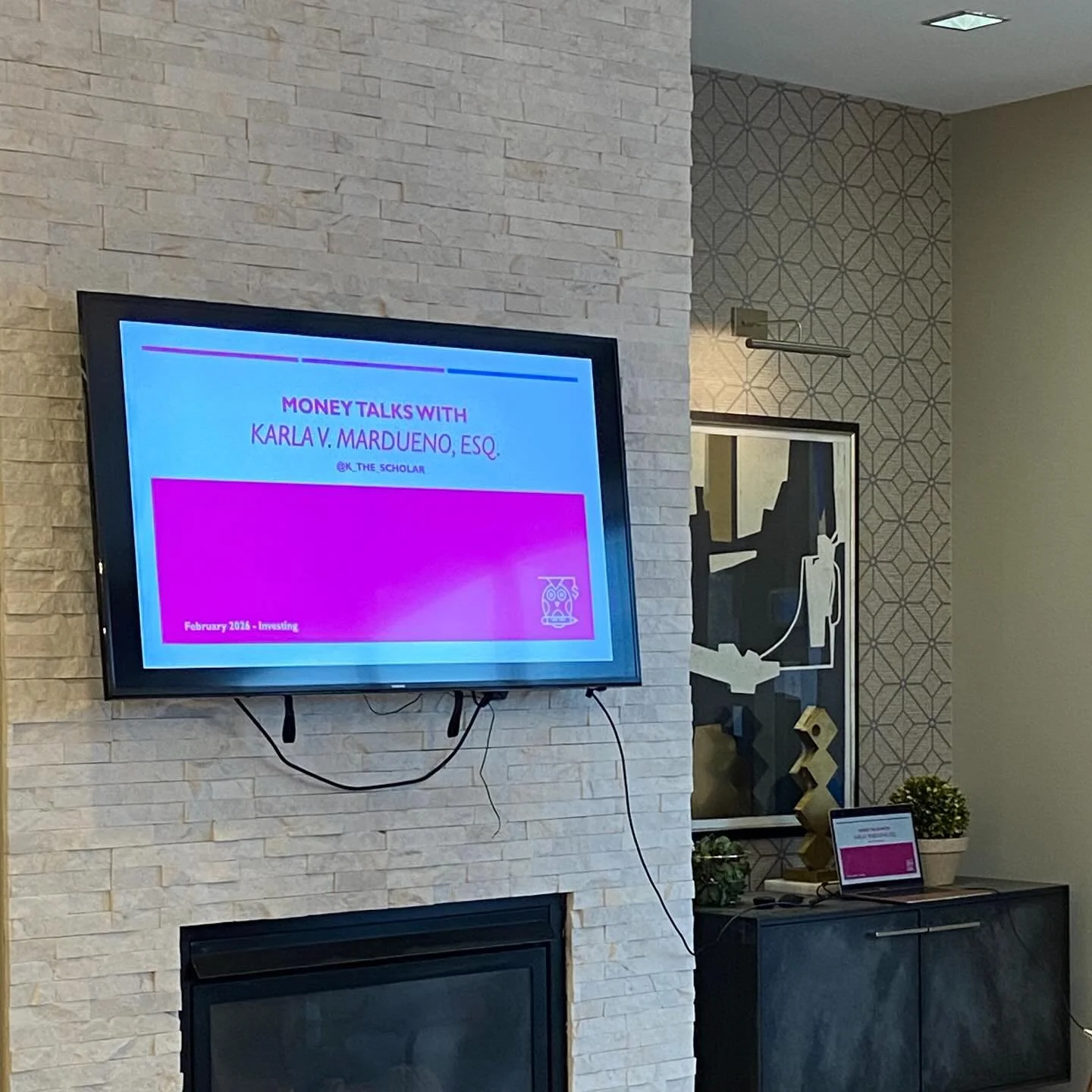 February&rsquo;s Cupcake Decorating event with @k_the_scholar ! 

Another awesome financial literacy workshop for ambitious women of color seeking to build generational wealth and financial independence. 🙌

#imageconsultant #contentcreator #eventhig