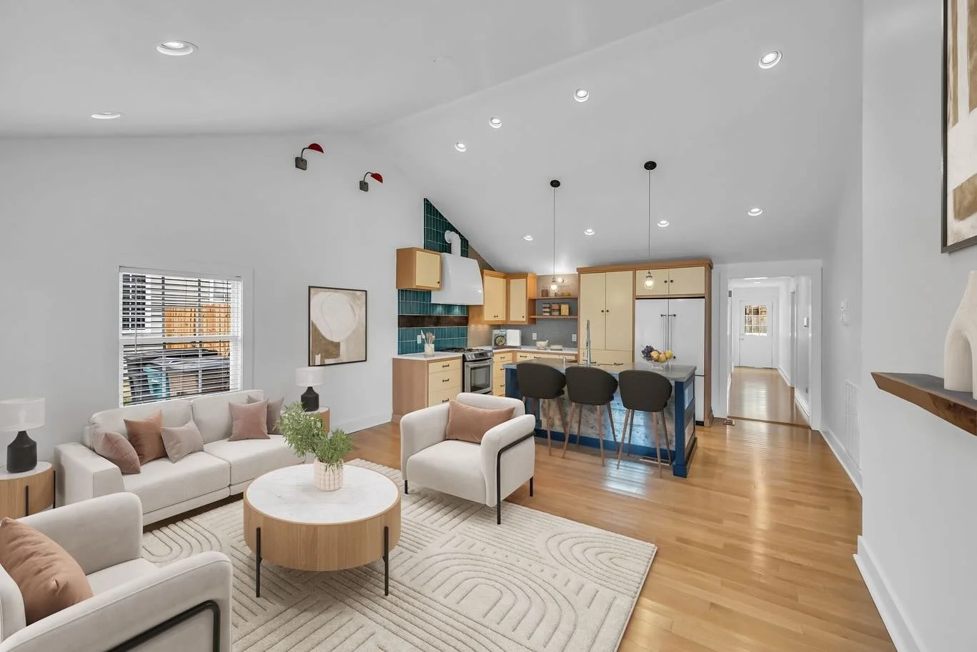 🌟 OPEN HOUSE SAT 1-3 ⭐️ 

3 BD + DEN | 2 BA | 1440 SF | 0.170 Acres

Adorable renovated cottage in the heart of East Nashville! This bright, airy 3BR, 2 BA + additional den home combines designer style with everyday comfort&mdash;soaring vaulted cei