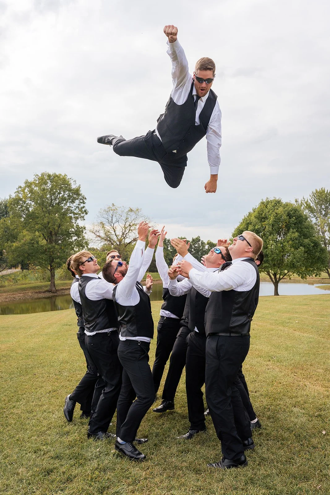 groom toss.jpg