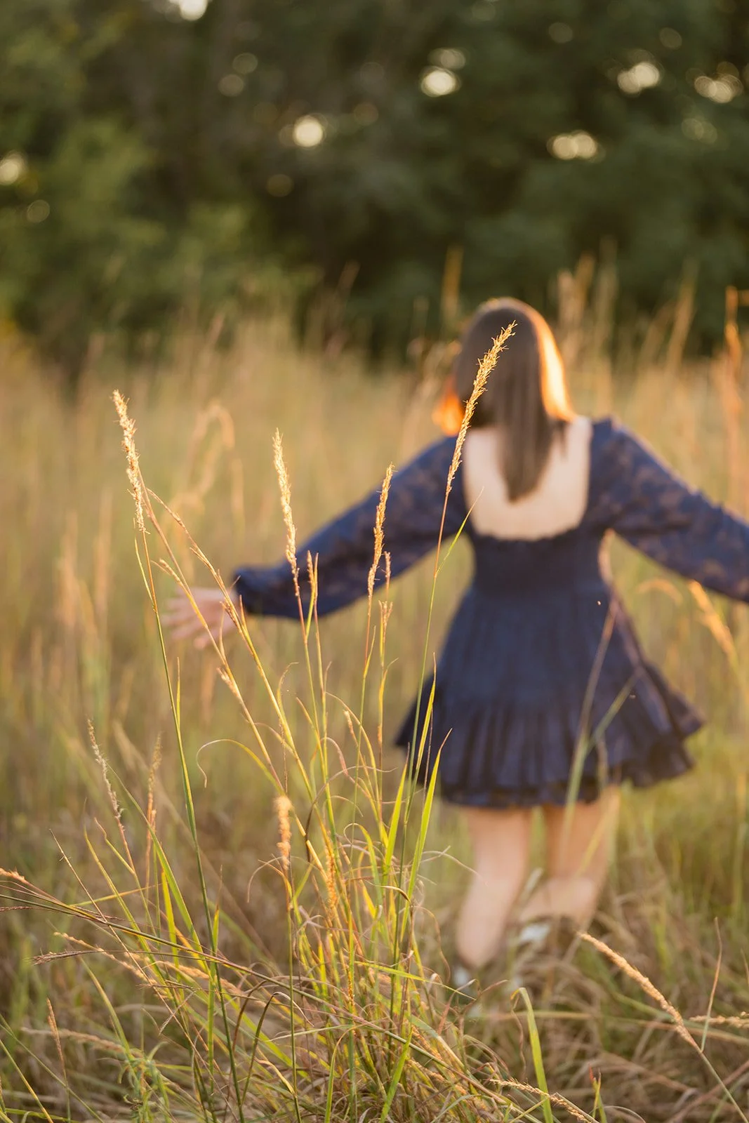 senior grassy field.jpg