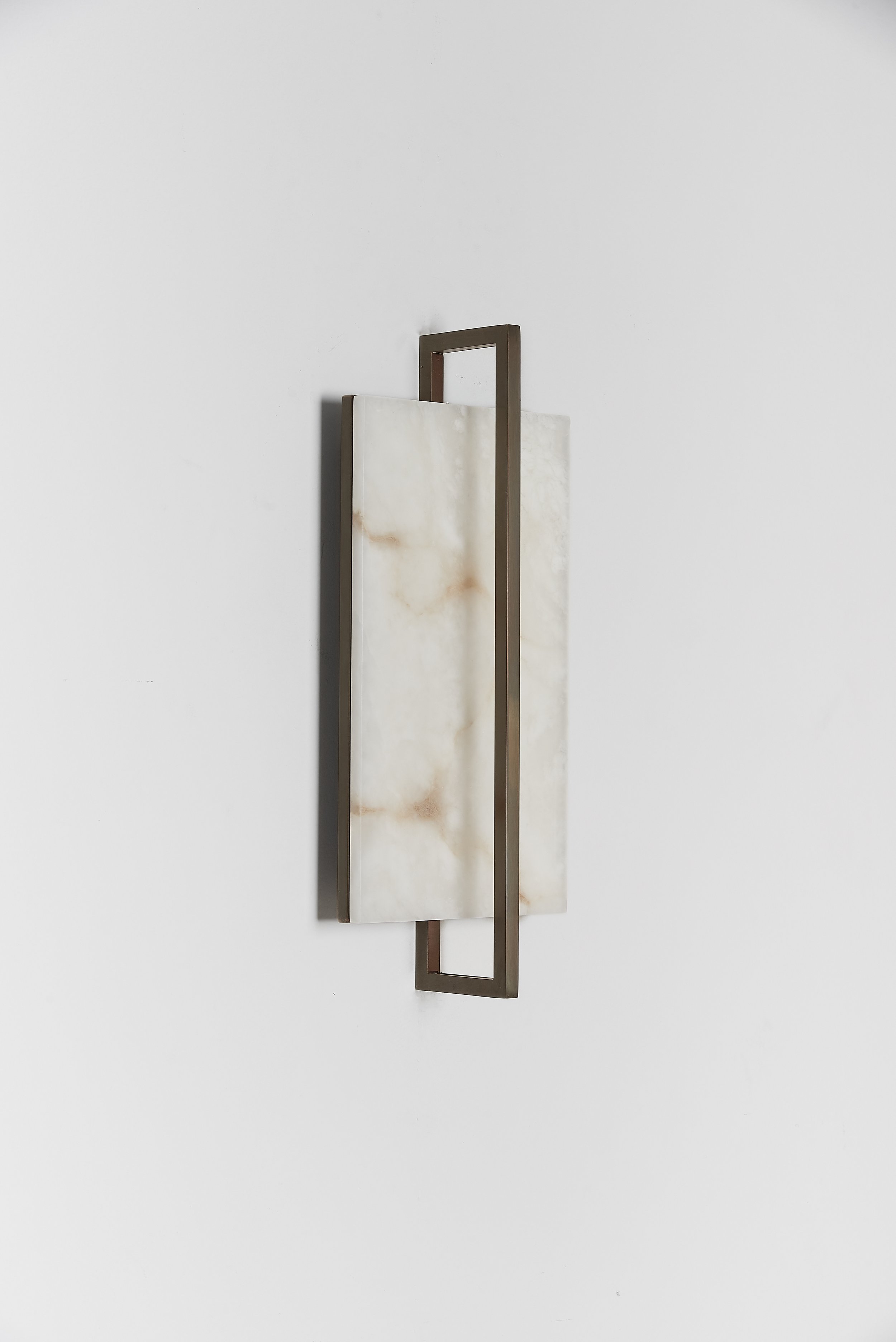 Matlight-wall-sconce-Tile-alabaster-bronze-03.jpg