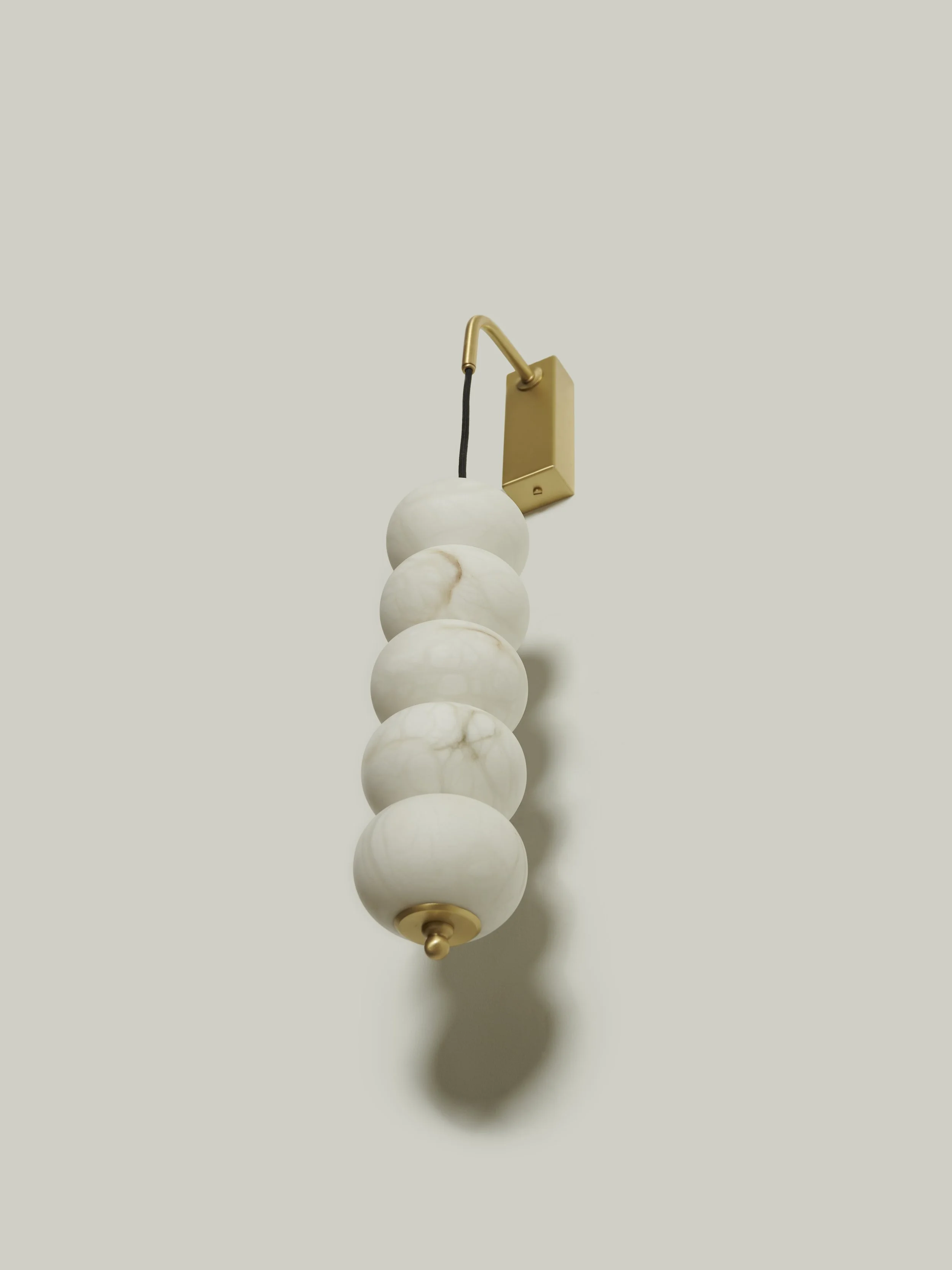 Matlight-wall-sconce-Campanula-alabaster-satin-brass-07.jpg