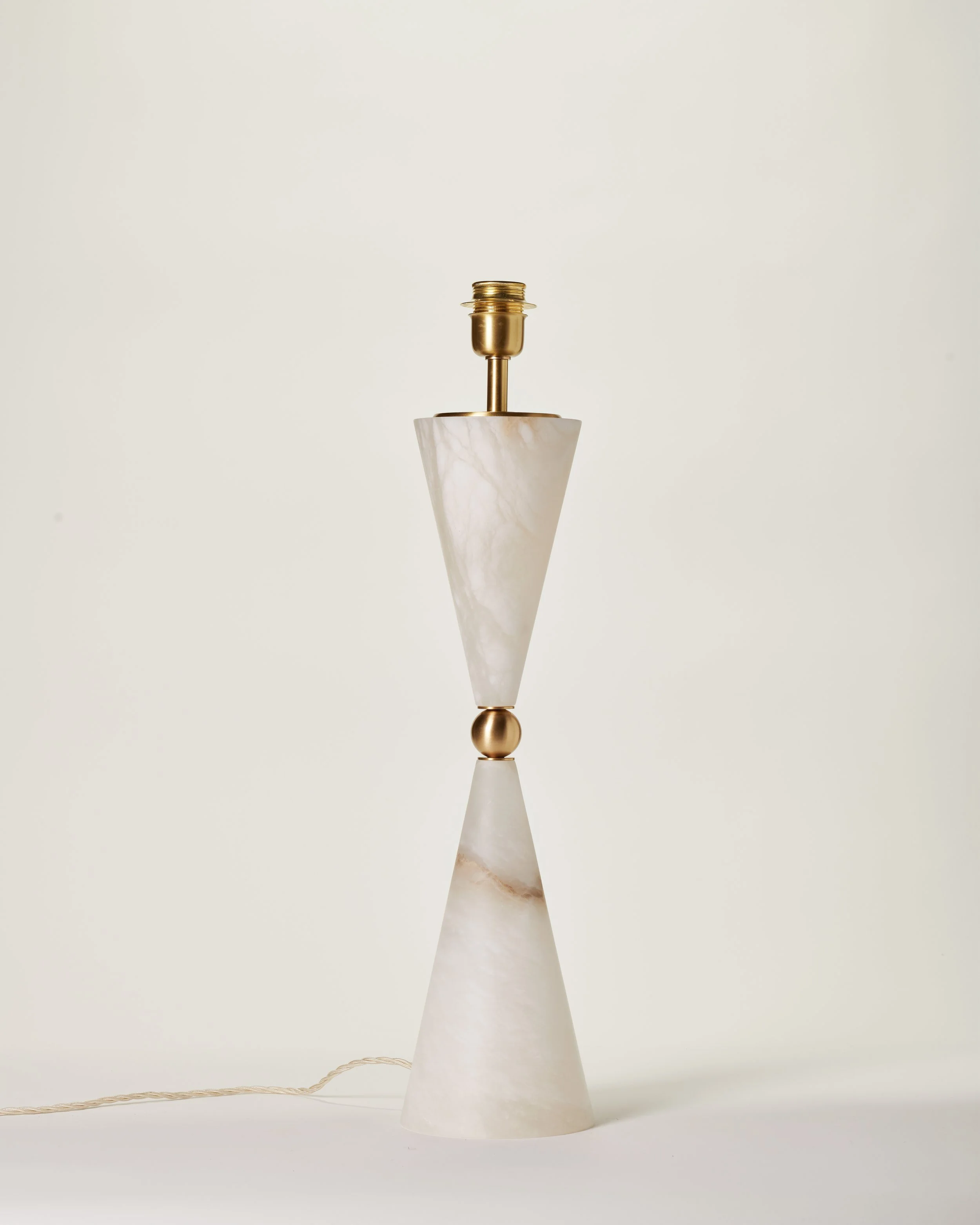 Matlight-table-lamp-Silhouette-alabaster-brass-05.jpg